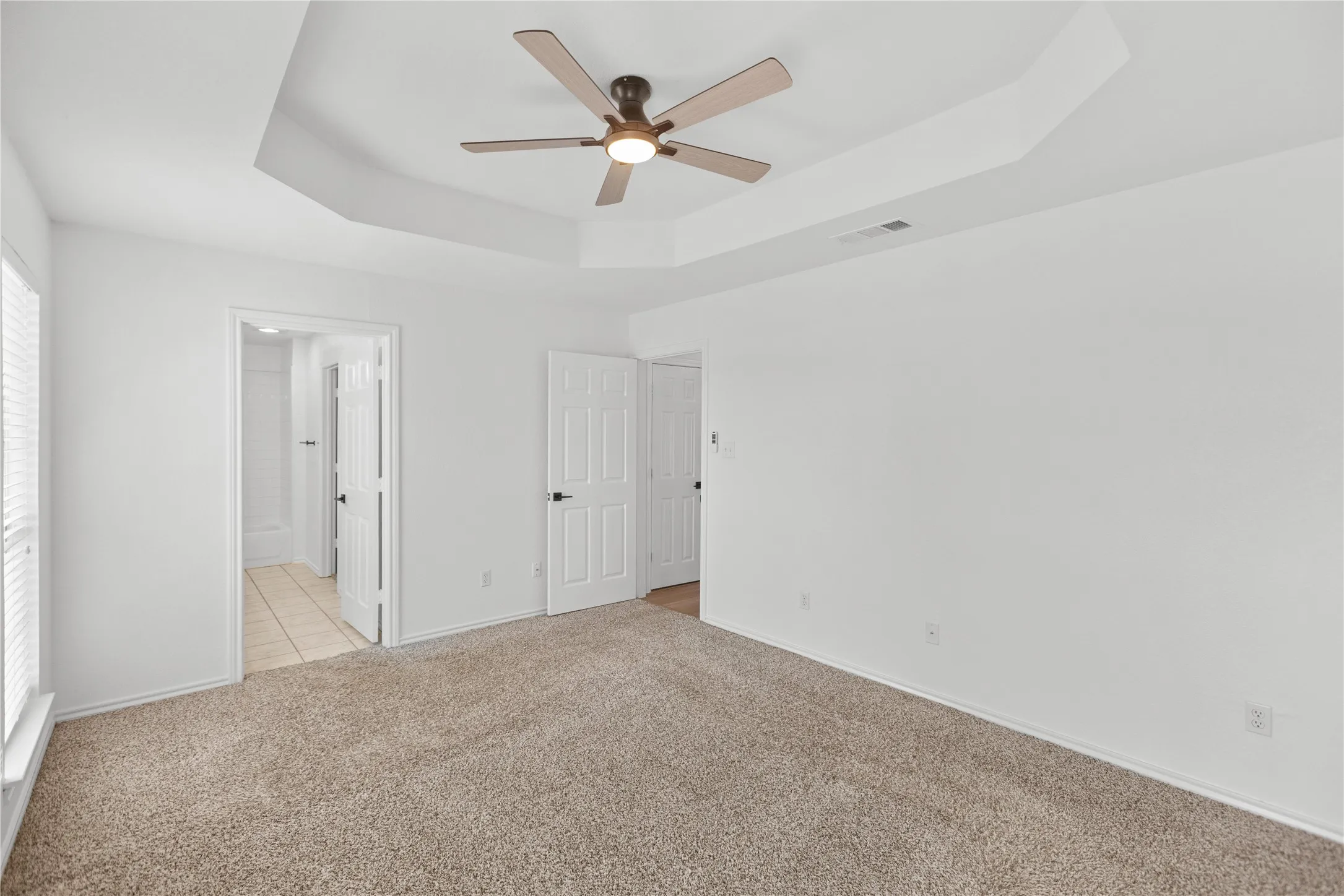 Single Family Residence For Sale in Grayson County , 998 Bledsoe Road, Gunter, Texas 75058, 4 Bedroom, 3 Bathroom, Garage spaces, 2,617 Sqft, built in 1994, mls#21395366, Real Estate Agent in Gunter, Homes For Sale in Grayson county, Homes For Sale in Gunter, Realtor in Gunter Texas, Real Estate Brokerage Independent Realty Texas, Luminita Cordes Realtor