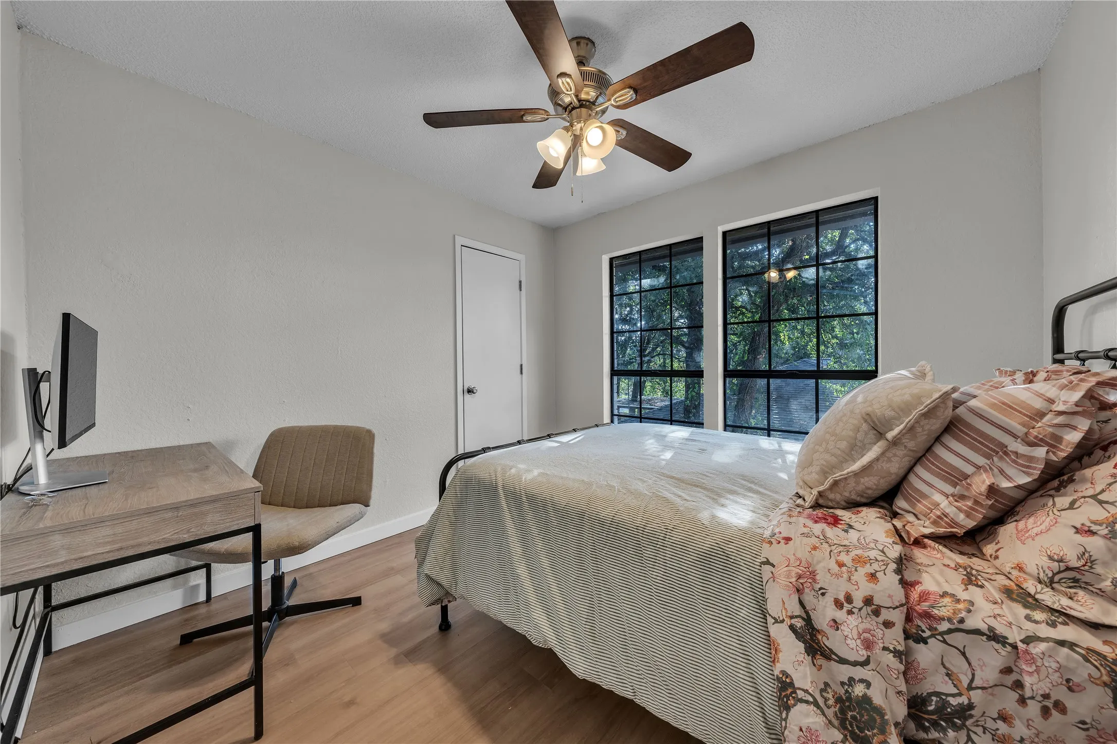 Single Family Residence For Sale in Tarrant County , 4404 Rain Forest Drive, Arlington, Texas 76017, 4 Bedroom, 3 Bathroom, 2 Garage spaces, 2,492 Sqft, built in 1985, mls#21395545, Real Estate Agent in Arlington, Homes For Sale in Tarrant county, Homes For Sale in Arlington, Realtor in Arlington Texas, Real Estate Brokerage Independent Realty Texas, Luminita Cordes Realtor
