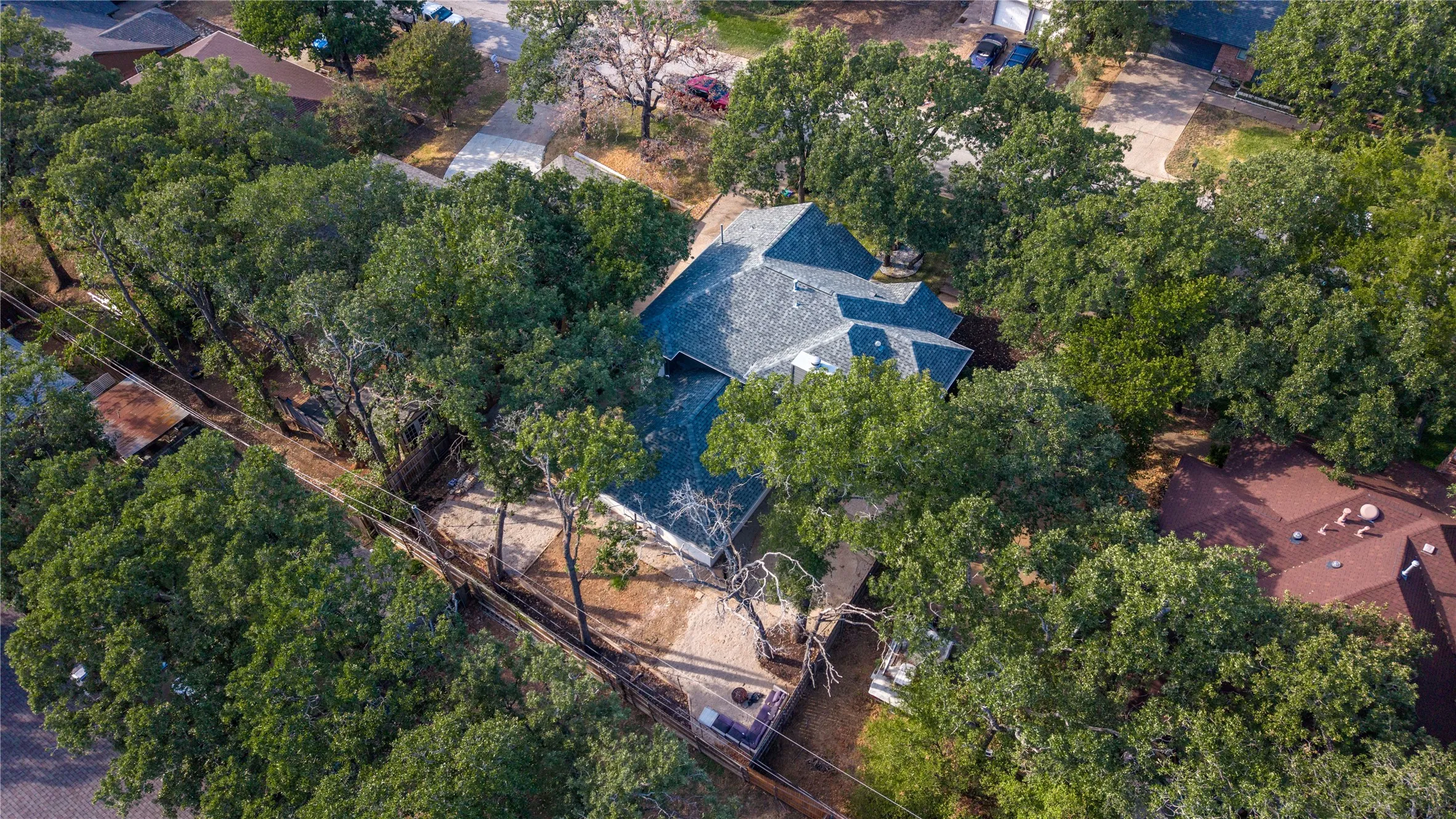 Single Family Residence For Sale in Tarrant County , 4404 Rain Forest Drive, Arlington, Texas 76017, 4 Bedroom, 3 Bathroom, 2 Garage spaces, 2,492 Sqft, built in 1985, mls#21395545, Real Estate Agent in Arlington, Homes For Sale in Tarrant county, Homes For Sale in Arlington, Realtor in Arlington Texas, Real Estate Brokerage Independent Realty Texas, Luminita Cordes Realtor