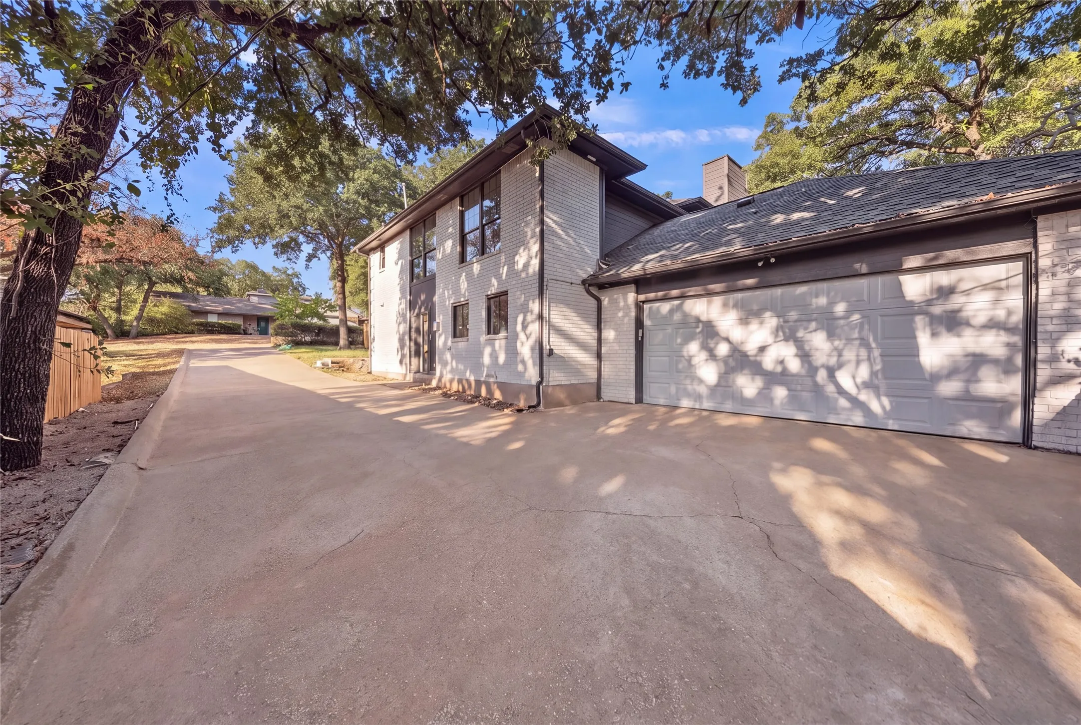 Single Family Residence For Sale in Tarrant County , 4404 Rain Forest Drive, Arlington, Texas 76017, 4 Bedroom, 3 Bathroom, 2 Garage spaces, 2,492 Sqft, built in 1985, mls#21395545, Real Estate Agent in Arlington, Homes For Sale in Tarrant county, Homes For Sale in Arlington, Realtor in Arlington Texas, Real Estate Brokerage Independent Realty Texas, Luminita Cordes Realtor