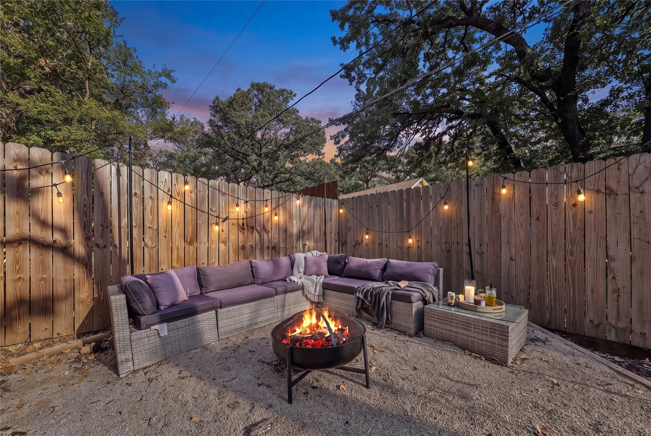 Single Family Residence For Sale in Tarrant County , 4404 Rain Forest Drive, Arlington, Texas 76017, 4 Bedroom, 3 Bathroom, 2 Garage spaces, 2,492 Sqft, built in 1985, mls#21395545, Real Estate Agent in Arlington, Homes For Sale in Tarrant county, Homes For Sale in Arlington, Realtor in Arlington Texas, Real Estate Brokerage Independent Realty Texas, Luminita Cordes Realtor
