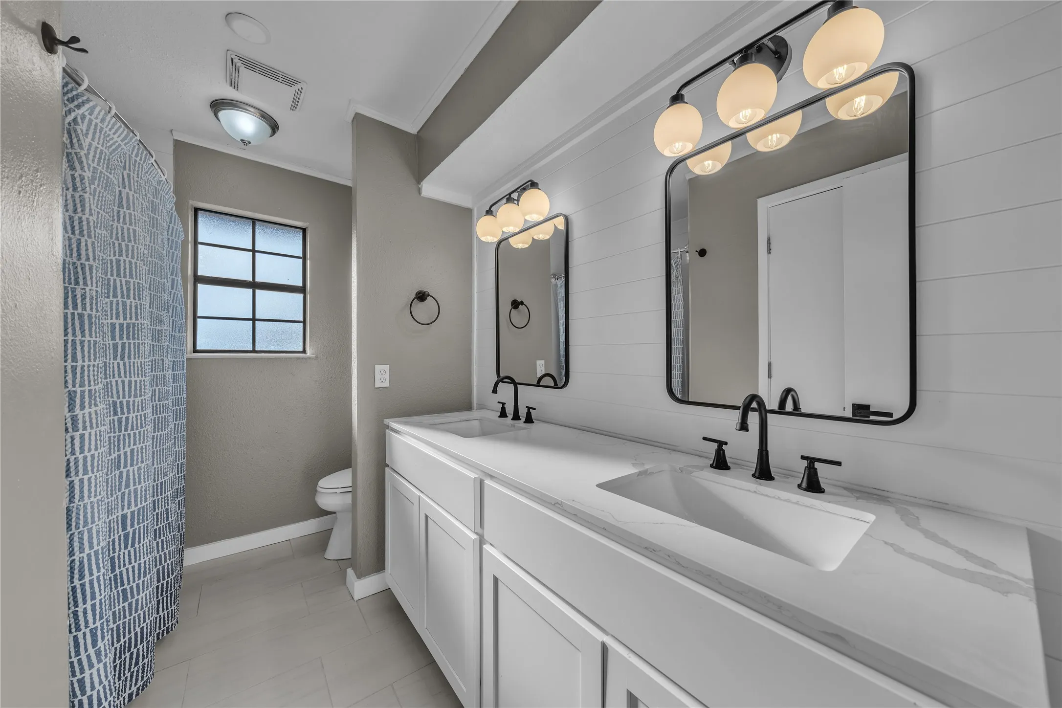 Single Family Residence For Sale in Tarrant County , 4404 Rain Forest Drive, Arlington, Texas 76017, 4 Bedroom, 3 Bathroom, 2 Garage spaces, 2,492 Sqft, built in 1985, mls#21395545, Real Estate Agent in Arlington, Homes For Sale in Tarrant county, Homes For Sale in Arlington, Realtor in Arlington Texas, Real Estate Brokerage Independent Realty Texas, Luminita Cordes Realtor