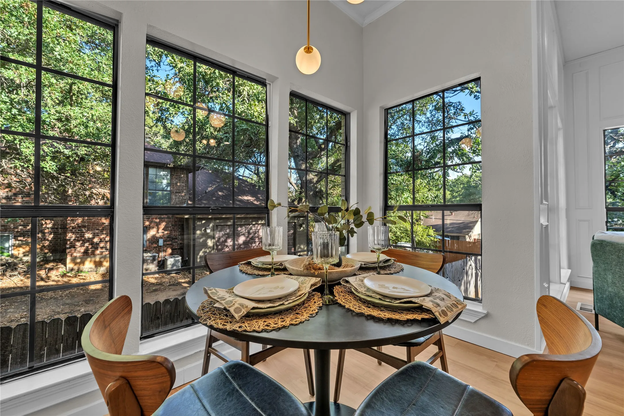 Single Family Residence For Sale in Tarrant County , 4404 Rain Forest Drive, Arlington, Texas 76017, 4 Bedroom, 3 Bathroom, 2 Garage spaces, 2,492 Sqft, built in 1985, mls#21395545, Real Estate Agent in Arlington, Homes For Sale in Tarrant county, Homes For Sale in Arlington, Realtor in Arlington Texas, Real Estate Brokerage Independent Realty Texas, Luminita Cordes Realtor
