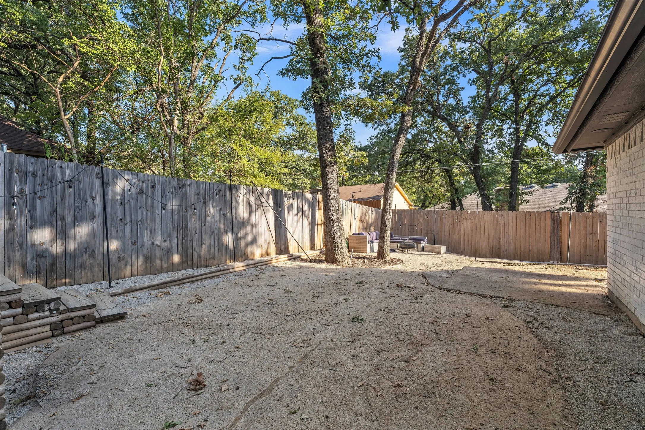 Single Family Residence For Sale in Tarrant County , 4404 Rain Forest Drive, Arlington, Texas 76017, 4 Bedroom, 3 Bathroom, 2 Garage spaces, 2,492 Sqft, built in 1985, mls#21395545, Real Estate Agent in Arlington, Homes For Sale in Tarrant county, Homes For Sale in Arlington, Realtor in Arlington Texas, Real Estate Brokerage Independent Realty Texas, Luminita Cordes Realtor