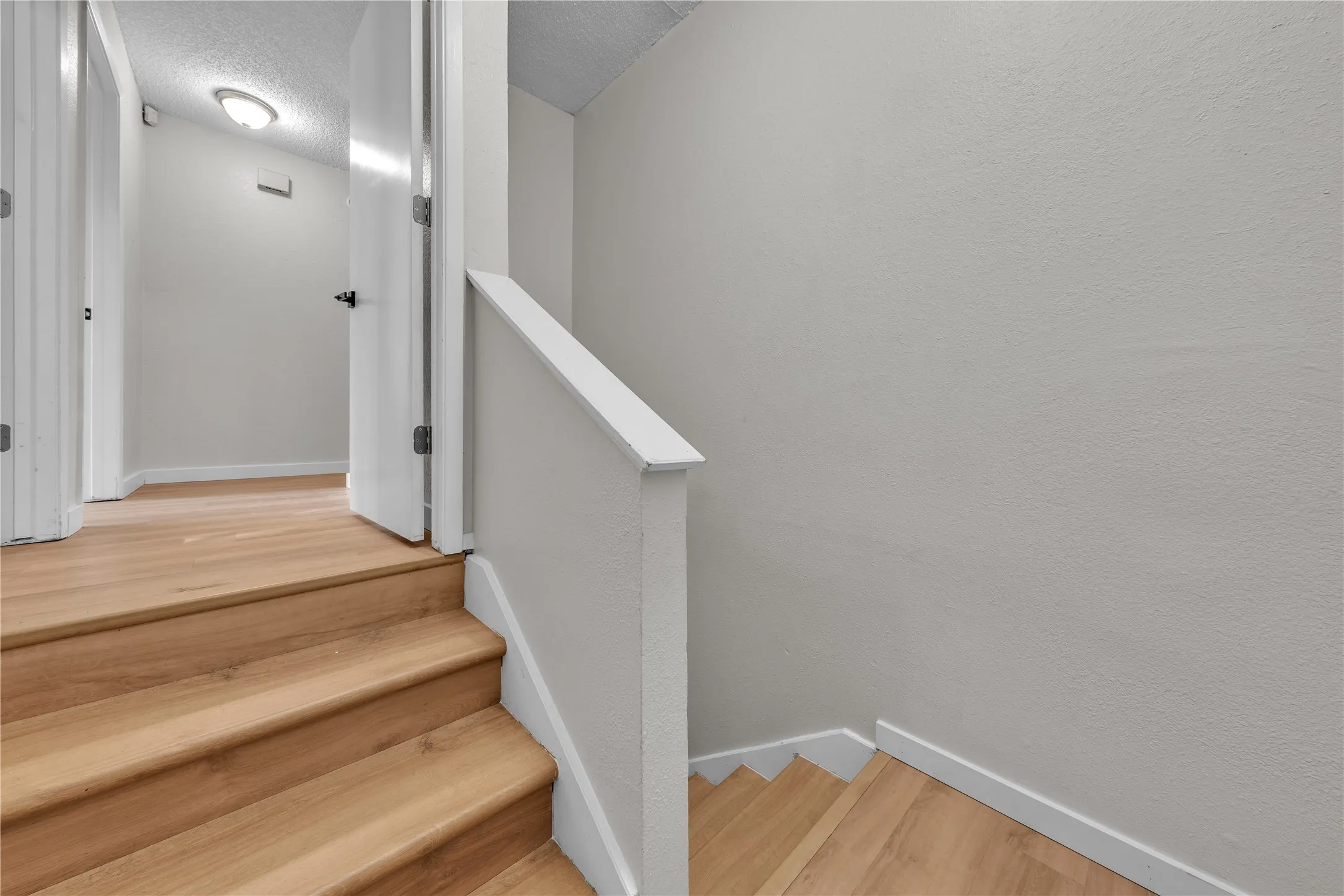Single Family Residence For Sale in Tarrant County , 4404 Rain Forest Drive, Arlington, Texas 76017, 4 Bedroom, 3 Bathroom, 2 Garage spaces, 2,492 Sqft, built in 1985, mls#21395545, Real Estate Agent in Arlington, Homes For Sale in Tarrant county, Homes For Sale in Arlington, Realtor in Arlington Texas, Real Estate Brokerage Independent Realty Texas, Luminita Cordes Realtor