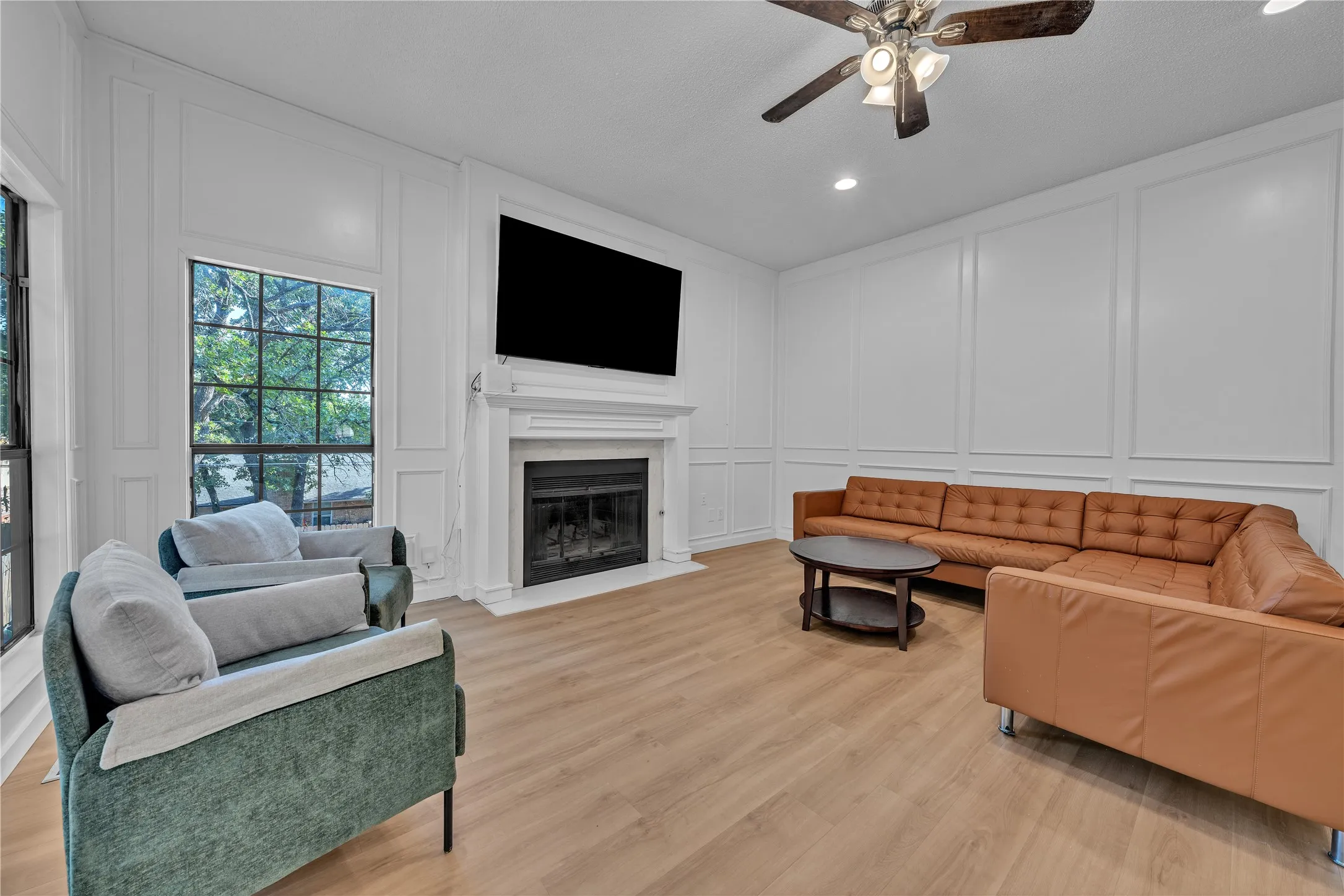 Single Family Residence For Sale in Tarrant County , 4404 Rain Forest Drive, Arlington, Texas 76017, 4 Bedroom, 3 Bathroom, 2 Garage spaces, 2,492 Sqft, built in 1985, mls#21395545, Real Estate Agent in Arlington, Homes For Sale in Tarrant county, Homes For Sale in Arlington, Realtor in Arlington Texas, Real Estate Brokerage Independent Realty Texas, Luminita Cordes Realtor