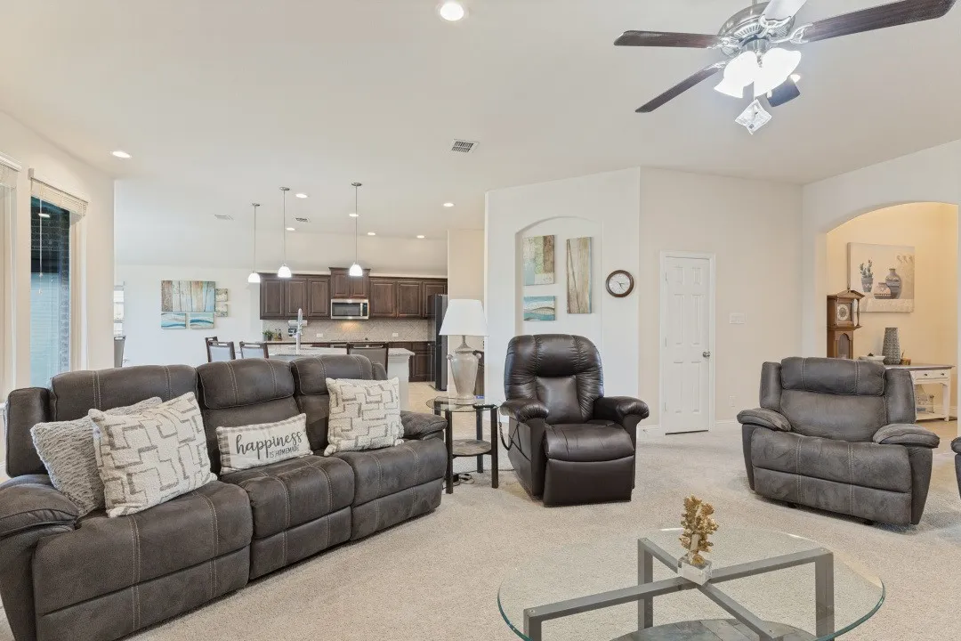 Single Family Residence For Sale in Denton County , 210 Ovaletta Drive, Justin, Texas 76247, 4 Bedroom, 2 Bathroom, 2 Garage spaces, 2,292 Sqft, built in 2018, mls#21385511, Real Estate Agent in Justin, Homes For Sale in Denton county, Homes For Sale in Justin, Realtor in Justin Texas, Real Estate Brokerage Independent Realty Texas, Luminita Cordes Realtor