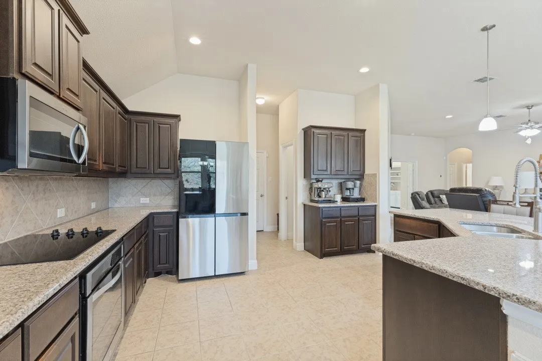 Single Family Residence For Sale in Denton County , 210 Ovaletta Drive, Justin, Texas 76247, 4 Bedroom, 2 Bathroom, 2 Garage spaces, 2,292 Sqft, built in 2018, mls#21385511, Real Estate Agent in Justin, Homes For Sale in Denton county, Homes For Sale in Justin, Realtor in Justin Texas, Real Estate Brokerage Independent Realty Texas, Luminita Cordes Realtor