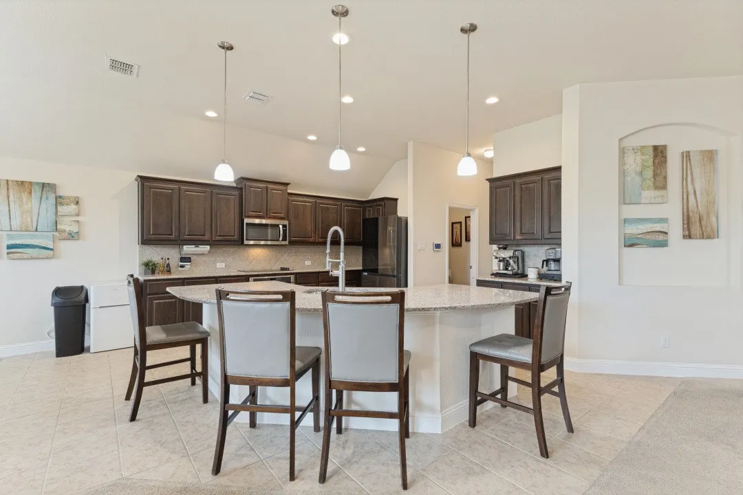 Single Family Residence For Sale in Denton County , 210 Ovaletta Drive, Justin, Texas 76247, 4 Bedroom, 2 Bathroom, 2 Garage spaces, 2,292 Sqft, built in 2018, mls#21385511, Real Estate Agent in Justin, Homes For Sale in Denton county, Homes For Sale in Justin, Realtor in Justin Texas, Real Estate Brokerage Independent Realty Texas, Luminita Cordes Realtor