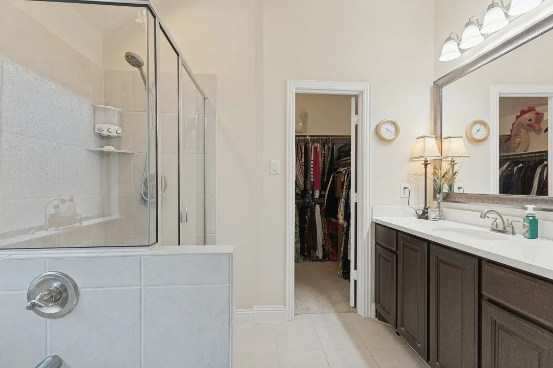 Single Family Residence For Sale in Denton County , 210 Ovaletta Drive, Justin, Texas 76247, 4 Bedroom, 2 Bathroom, 2 Garage spaces, 2,292 Sqft, built in 2018, mls#21385511, Real Estate Agent in Justin, Homes For Sale in Denton county, Homes For Sale in Justin, Realtor in Justin Texas, Real Estate Brokerage Independent Realty Texas, Luminita Cordes Realtor