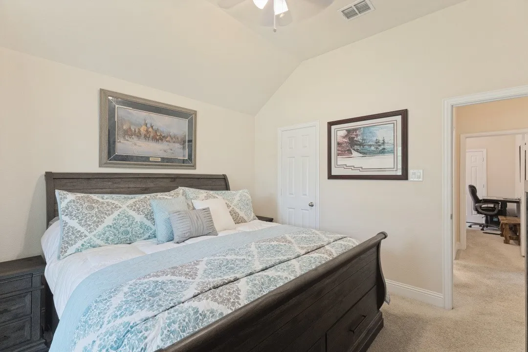 Single Family Residence For Sale in Denton County , 210 Ovaletta Drive, Justin, Texas 76247, 4 Bedroom, 2 Bathroom, 2 Garage spaces, 2,292 Sqft, built in 2018, mls#21385511, Real Estate Agent in Justin, Homes For Sale in Denton county, Homes For Sale in Justin, Realtor in Justin Texas, Real Estate Brokerage Independent Realty Texas, Luminita Cordes Realtor