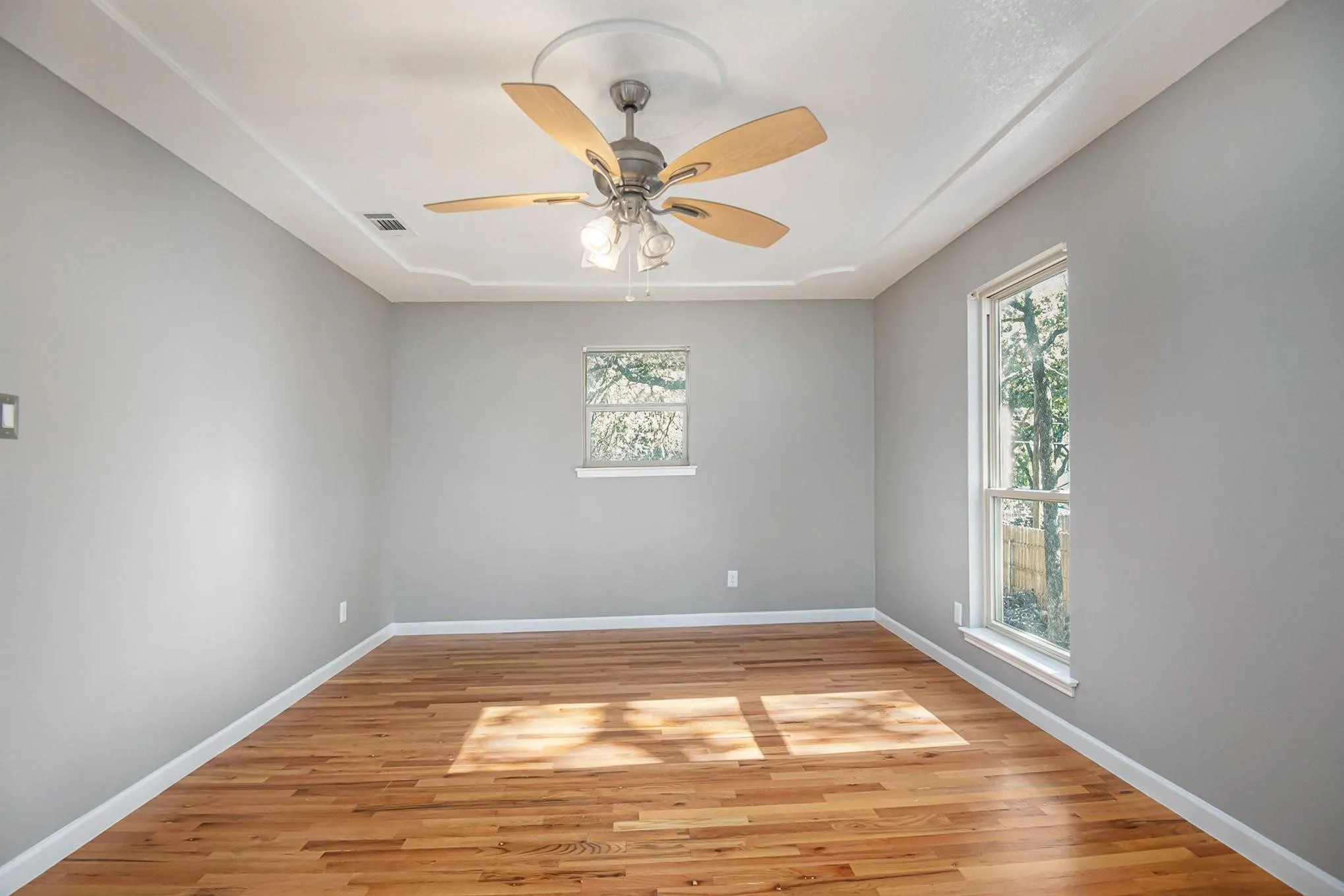 Single Family Residence For Rent in Tarrant County , 6509 Ponderosa Lane, Colleyville, Texas 76034, 3 Bedroom, 3 Bathroom, 1 Garage spaces, 1,936 Sqft, built in 1982, mls#21392026, Real Estate Agent in Colleyville, Homes For Rent in Tarrant county, Homes For Rent in Colleyville, Realtor in Colleyville Texas, Real Estate Brokerage Independent Realty Texas, Luminita Cordes Realtor