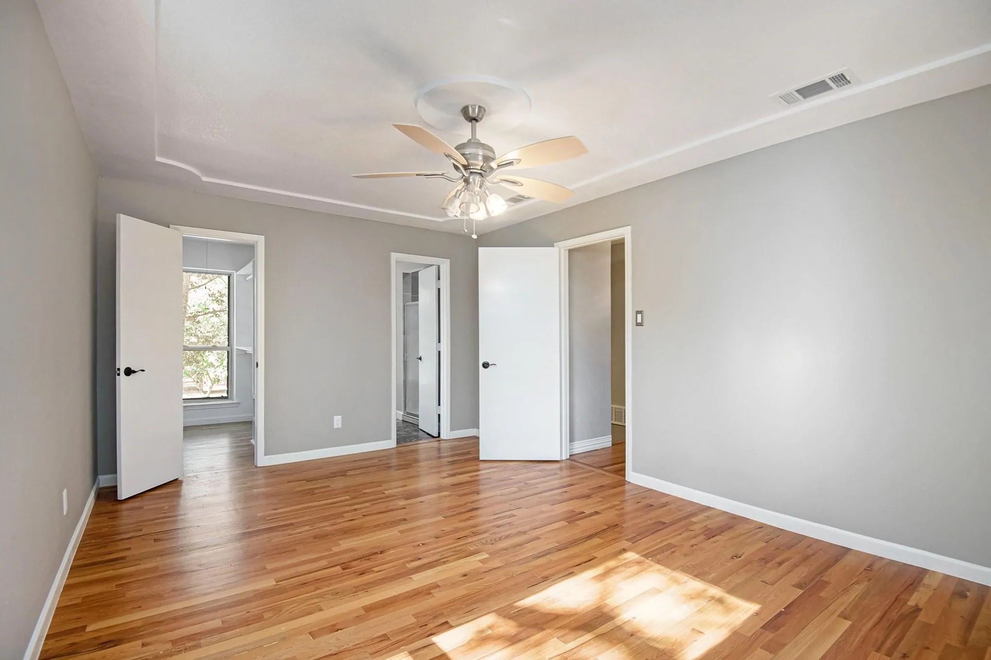 Single Family Residence For Rent in Tarrant County , 6509 Ponderosa Lane, Colleyville, Texas 76034, 3 Bedroom, 3 Bathroom, 1 Garage spaces, 1,936 Sqft, built in 1982, mls#21392026, Real Estate Agent in Colleyville, Homes For Rent in Tarrant county, Homes For Rent in Colleyville, Realtor in Colleyville Texas, Real Estate Brokerage Independent Realty Texas, Luminita Cordes Realtor
