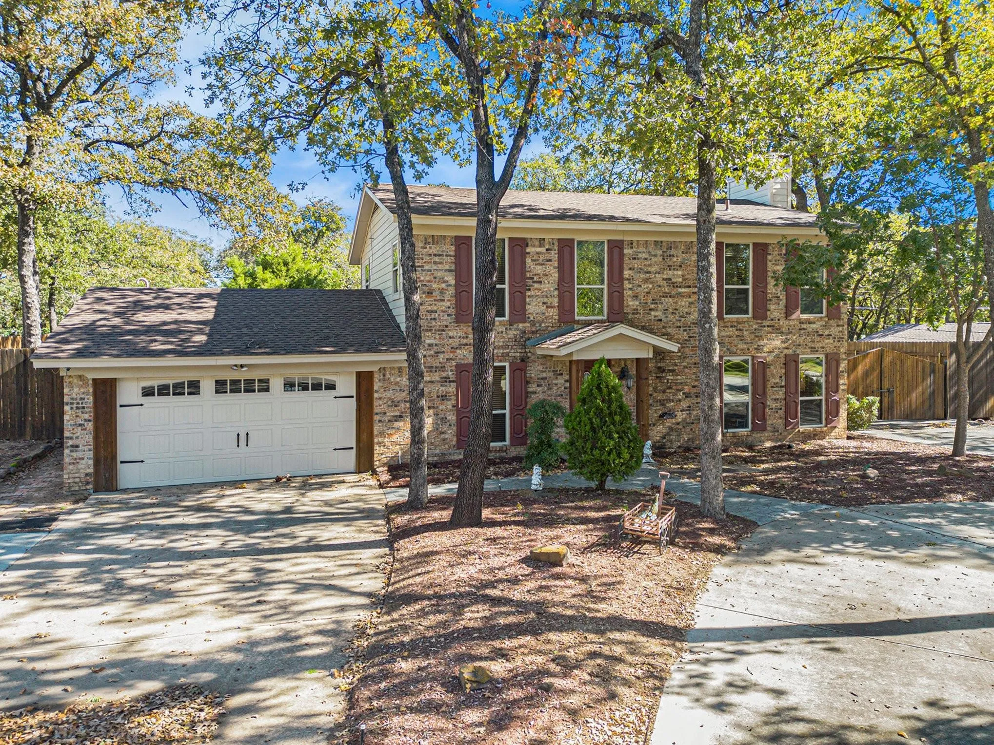 Single Family Residence For Rent in Tarrant County , 6509 Ponderosa Lane, Colleyville, Texas 76034, 3 Bedroom, 3 Bathroom, 1 Garage spaces, 1,936 Sqft, built in 1982, mls#21392026, Real Estate Agent in Colleyville, Homes For Rent in Tarrant county, Homes For Rent in Colleyville, Realtor in Colleyville Texas, Real Estate Brokerage Independent Realty Texas, Luminita Cordes Realtor