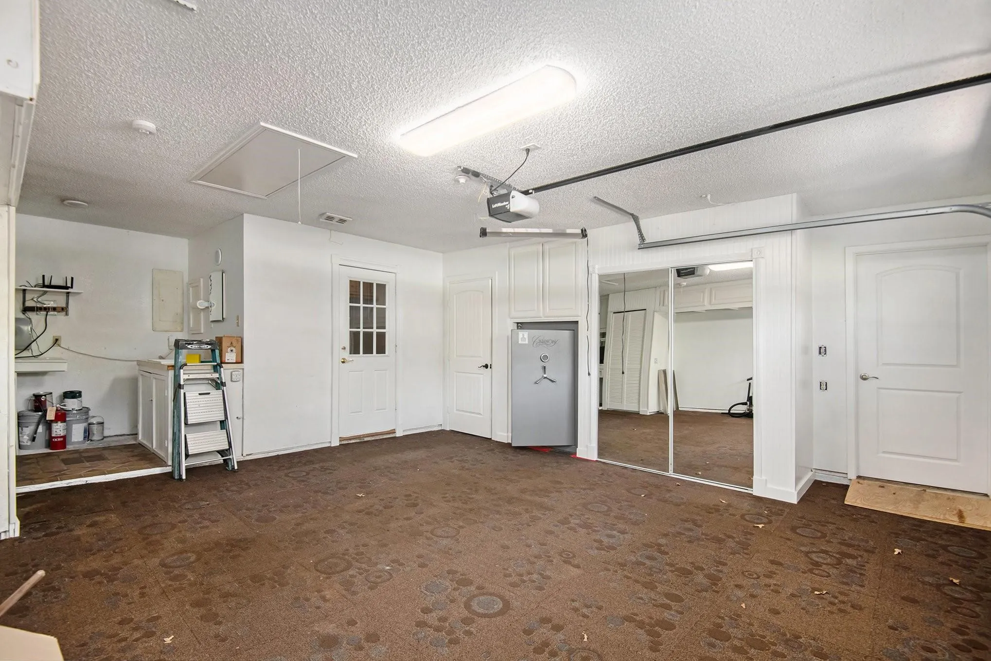 Single Family Residence For Rent in Tarrant County , 6509 Ponderosa Lane, Colleyville, Texas 76034, 3 Bedroom, 3 Bathroom, 1 Garage spaces, 1,936 Sqft, built in 1982, mls#21392026, Real Estate Agent in Colleyville, Homes For Rent in Tarrant county, Homes For Rent in Colleyville, Realtor in Colleyville Texas, Real Estate Brokerage Independent Realty Texas, Luminita Cordes Realtor