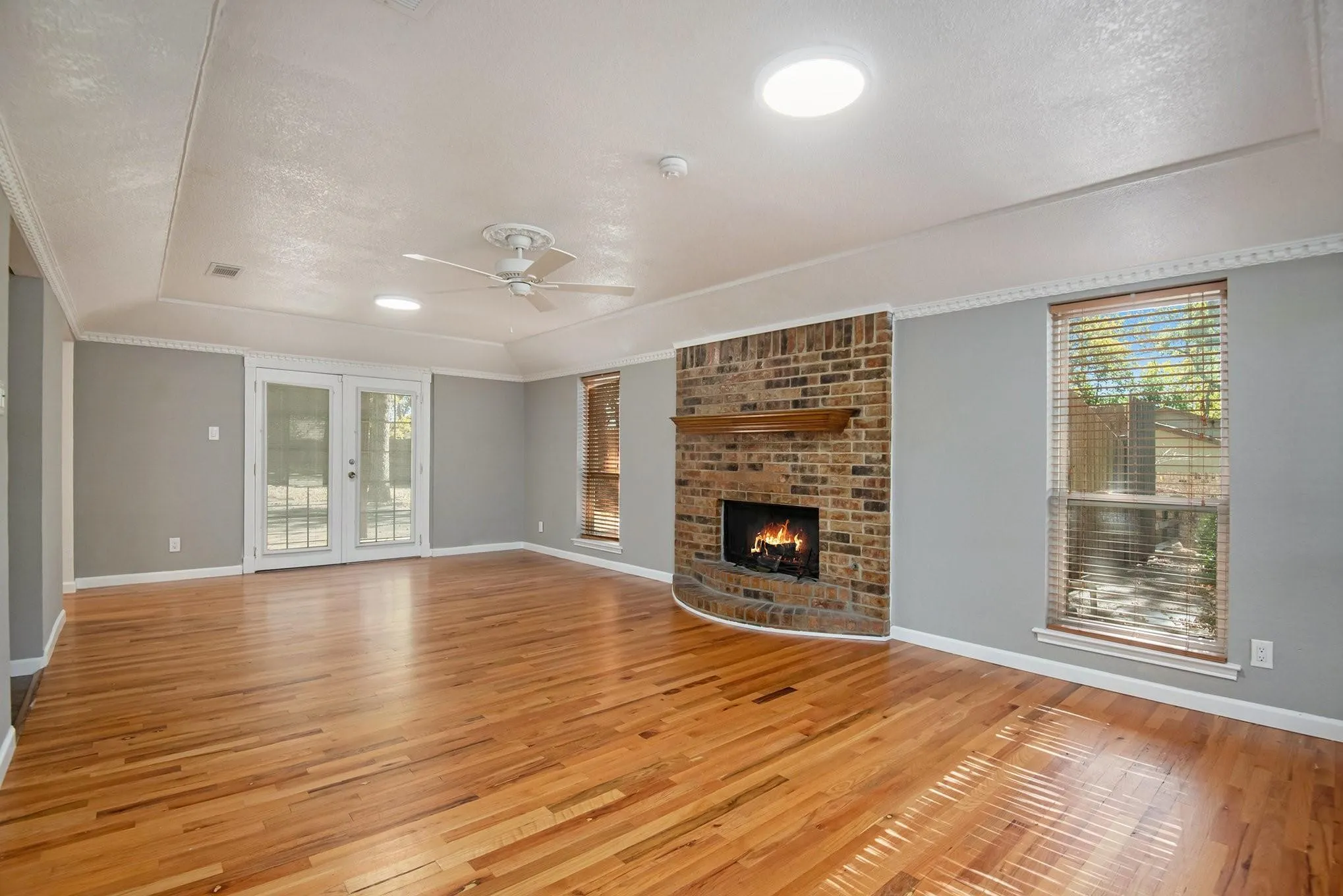 Single Family Residence For Rent in Tarrant County , 6509 Ponderosa Lane, Colleyville, Texas 76034, 3 Bedroom, 3 Bathroom, 1 Garage spaces, 1,936 Sqft, built in 1982, mls#21392026, Real Estate Agent in Colleyville, Homes For Rent in Tarrant county, Homes For Rent in Colleyville, Realtor in Colleyville Texas, Real Estate Brokerage Independent Realty Texas, Luminita Cordes Realtor