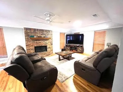 Single Family Residence For Rent in Tarrant County , 6509 Ponderosa Lane, Colleyville, Texas 76034, 3 Bedroom, 3 Bathroom, 1 Garage spaces, 1,936 Sqft, built in 1982, mls#21392026, Real Estate Agent in Colleyville, Homes For Rent in Tarrant county, Homes For Rent in Colleyville, Realtor in Colleyville Texas, Real Estate Brokerage Independent Realty Texas, Luminita Cordes Realtor