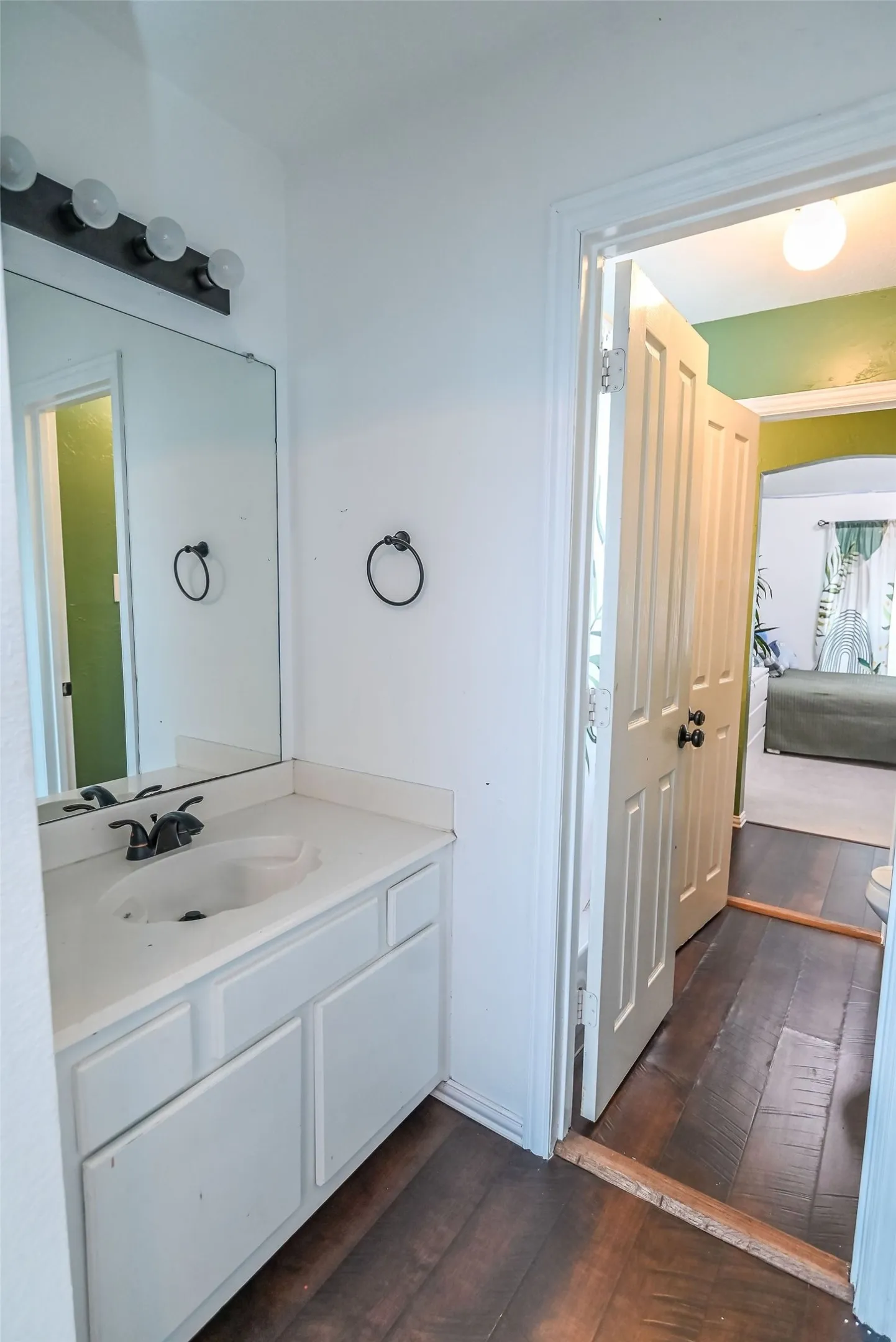 Single Family Residence For Sale in Denton County , 2821 Meadow Green Drive, Flower Mound, Texas 75022, 4 Bedroom, 4 Bathroom, 2 Garage spaces, 3,338 Sqft, built in 1995, mls#21395650, Real Estate Agent in Flower Mound, Homes For Sale in Denton county, Homes For Sale in Flower Mound, Realtor in Flower Mound Texas, Real Estate Brokerage Independent Realty Texas, Luminita Cordes Realtor