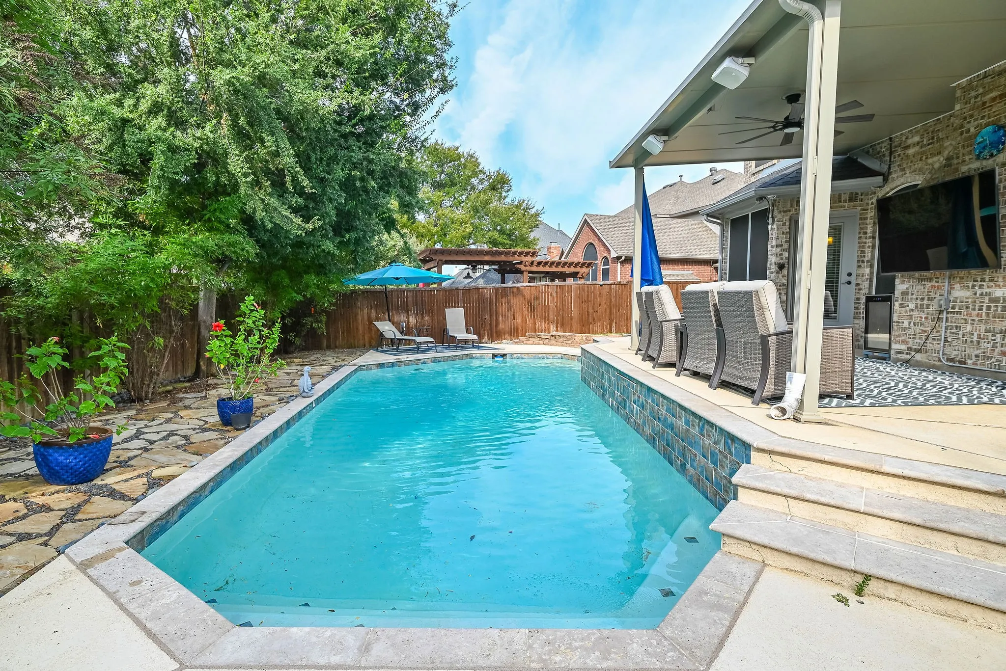 Single Family Residence For Sale in Denton County , 2821 Meadow Green Drive, Flower Mound, Texas 75022, 4 Bedroom, 4 Bathroom, 2 Garage spaces, 3,338 Sqft, built in 1995, mls#21395650, Real Estate Agent in Flower Mound, Homes For Sale in Denton county, Homes For Sale in Flower Mound, Realtor in Flower Mound Texas, Real Estate Brokerage Independent Realty Texas, Luminita Cordes Realtor