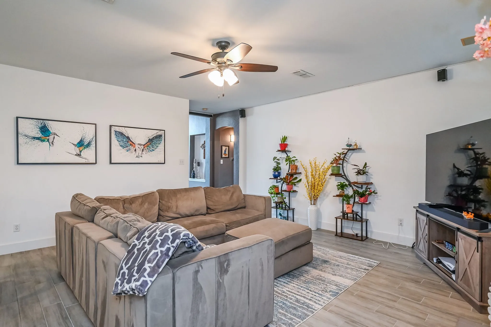 Single Family Residence For Sale in Denton County , 2821 Meadow Green Drive, Flower Mound, Texas 75022, 4 Bedroom, 4 Bathroom, 2 Garage spaces, 3,338 Sqft, built in 1995, mls#21395650, Real Estate Agent in Flower Mound, Homes For Sale in Denton county, Homes For Sale in Flower Mound, Realtor in Flower Mound Texas, Real Estate Brokerage Independent Realty Texas, Luminita Cordes Realtor