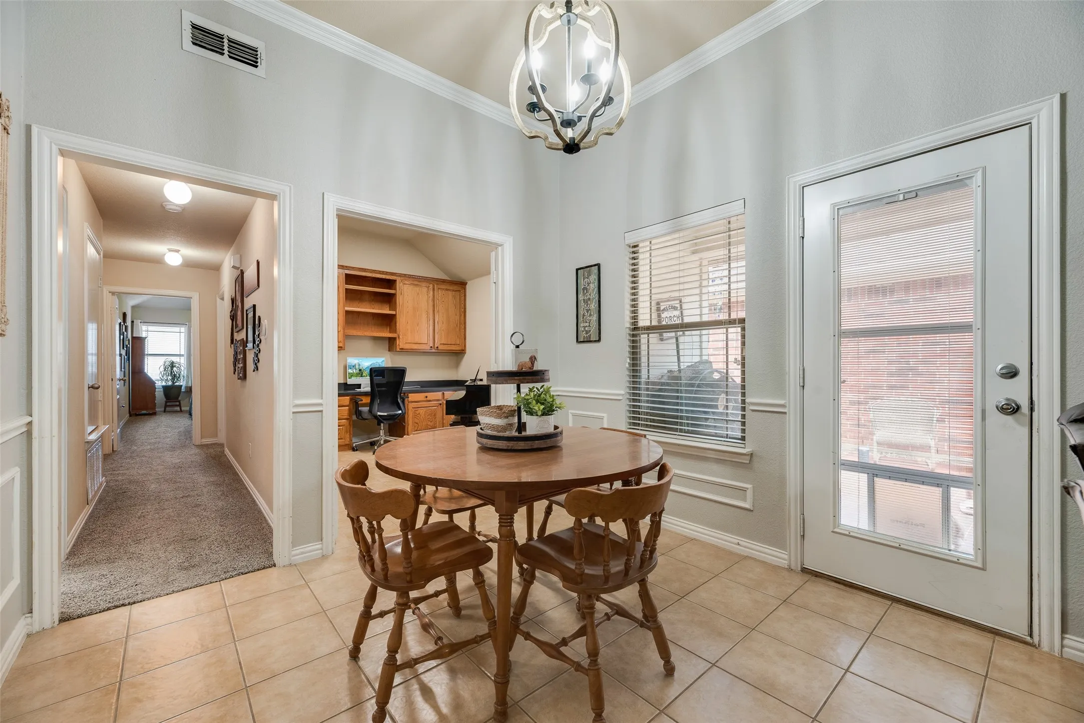 Single Family Residence For Sale in Tarrant County , 9032 Racquet Club Drive, Fort Worth, Texas 76120, 3 Bedroom, 2 Bathroom, 2 Garage spaces, 1,837 Sqft, built in 2004, mls#21394647, Real Estate Agent in Fort Worth, Homes For Sale in Tarrant county, Homes For Sale in Fort Worth, Realtor in Fort Worth Texas, Real Estate Brokerage Independent Realty Texas, Luminita Cordes Realtor