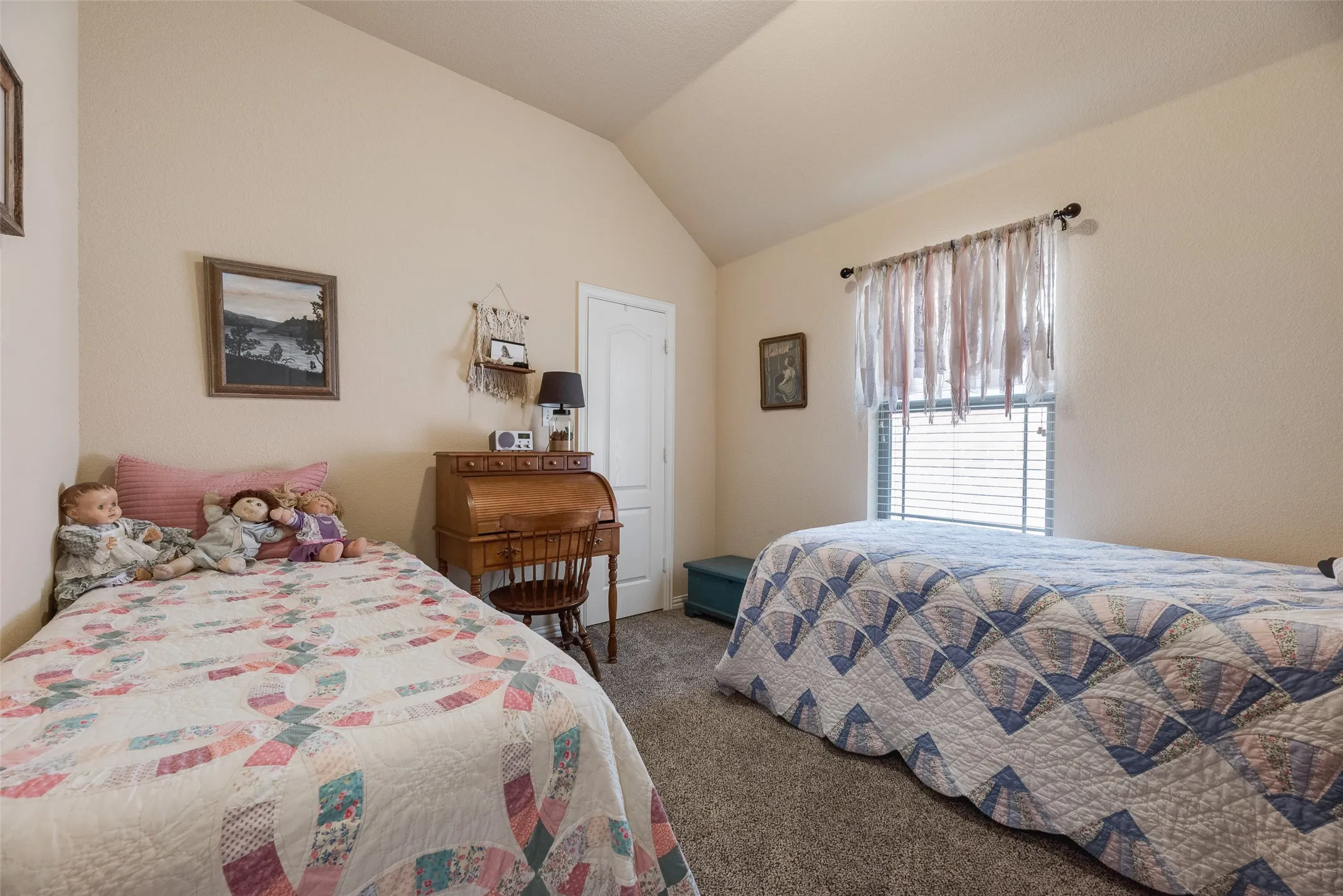 Single Family Residence For Sale in Tarrant County , 9032 Racquet Club Drive, Fort Worth, Texas 76120, 3 Bedroom, 2 Bathroom, 2 Garage spaces, 1,837 Sqft, built in 2004, mls#21394647, Real Estate Agent in Fort Worth, Homes For Sale in Tarrant county, Homes For Sale in Fort Worth, Realtor in Fort Worth Texas, Real Estate Brokerage Independent Realty Texas, Luminita Cordes Realtor