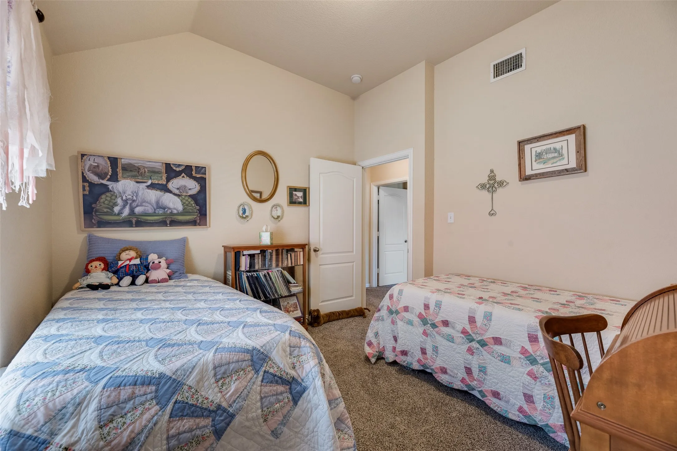 Single Family Residence For Sale in Tarrant County , 9032 Racquet Club Drive, Fort Worth, Texas 76120, 3 Bedroom, 2 Bathroom, 2 Garage spaces, 1,837 Sqft, built in 2004, mls#21394647, Real Estate Agent in Fort Worth, Homes For Sale in Tarrant county, Homes For Sale in Fort Worth, Realtor in Fort Worth Texas, Real Estate Brokerage Independent Realty Texas, Luminita Cordes Realtor