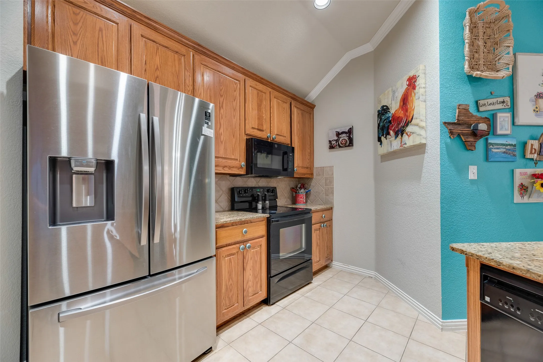Single Family Residence For Sale in Tarrant County , 9032 Racquet Club Drive, Fort Worth, Texas 76120, 3 Bedroom, 2 Bathroom, 2 Garage spaces, 1,837 Sqft, built in 2004, mls#21394647, Real Estate Agent in Fort Worth, Homes For Sale in Tarrant county, Homes For Sale in Fort Worth, Realtor in Fort Worth Texas, Real Estate Brokerage Independent Realty Texas, Luminita Cordes Realtor