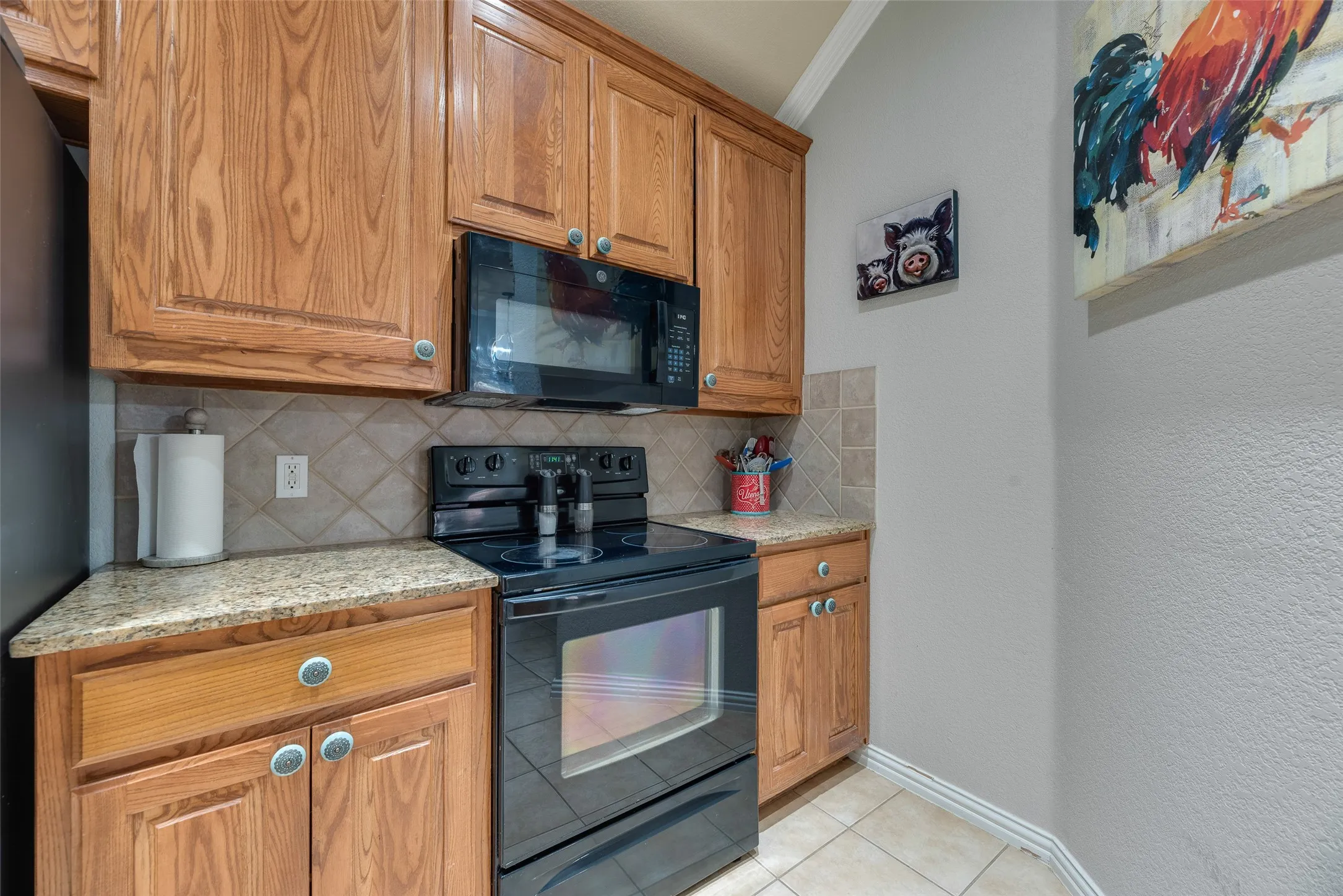Single Family Residence For Sale in Tarrant County , 9032 Racquet Club Drive, Fort Worth, Texas 76120, 3 Bedroom, 2 Bathroom, 2 Garage spaces, 1,837 Sqft, built in 2004, mls#21394647, Real Estate Agent in Fort Worth, Homes For Sale in Tarrant county, Homes For Sale in Fort Worth, Realtor in Fort Worth Texas, Real Estate Brokerage Independent Realty Texas, Luminita Cordes Realtor