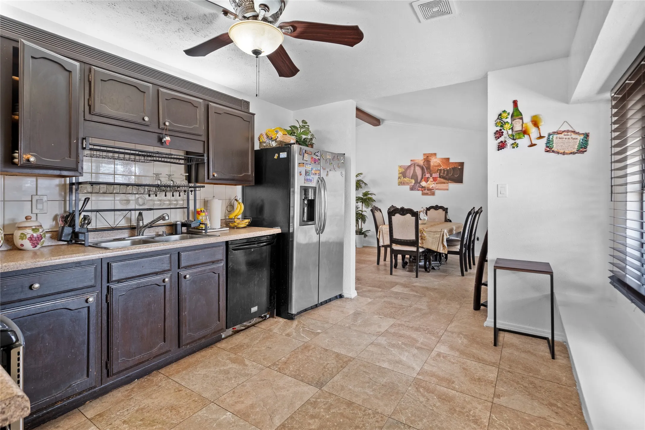 Single Family Residence For Rent in Tarrant County , 3005 Woodlark Drive, Fort Worth, Texas 76123, 3 Bedroom, 2 Bathroom, Garage spaces, 1,304 Sqft, built in 1984, mls#21395661, Real Estate Agent in Fort Worth, Homes For Rent in Tarrant county, Homes For Rent in Fort Worth, Realtor in Fort Worth Texas, Real Estate Brokerage Independent Realty Texas, Luminita Cordes Realtor