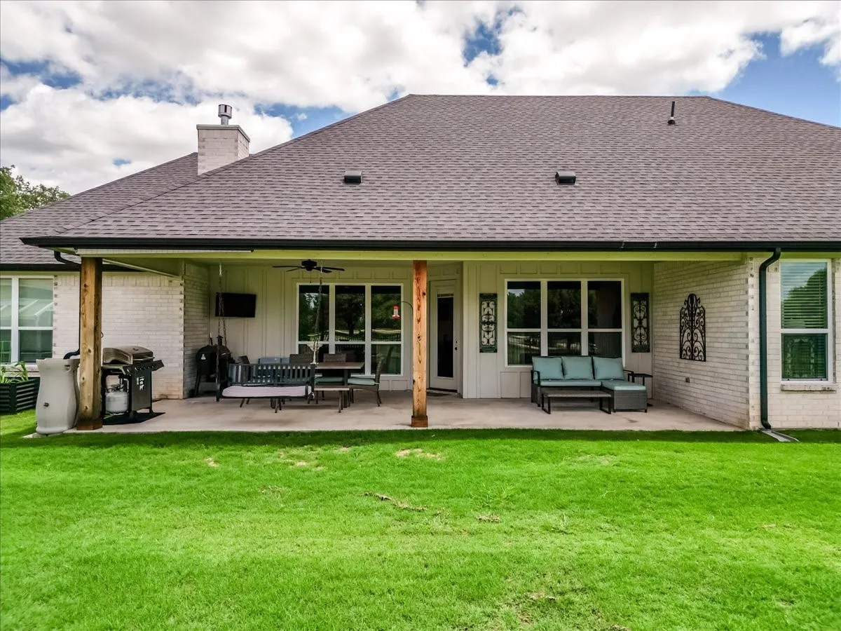 Single Family Residence For Sale in Hood County , 161 Helton Drive, Granbury, Texas 76049, 4 Bedroom, 3 Bathroom, 2 Garage spaces, 2,854 Sqft, built in 2023, mls#21395666, Real Estate Agent in Granbury, Homes For Sale in Hood county, Homes For Sale in Granbury, Realtor in Granbury Texas, Real Estate Brokerage Independent Realty Texas, Luminita Cordes Realtor