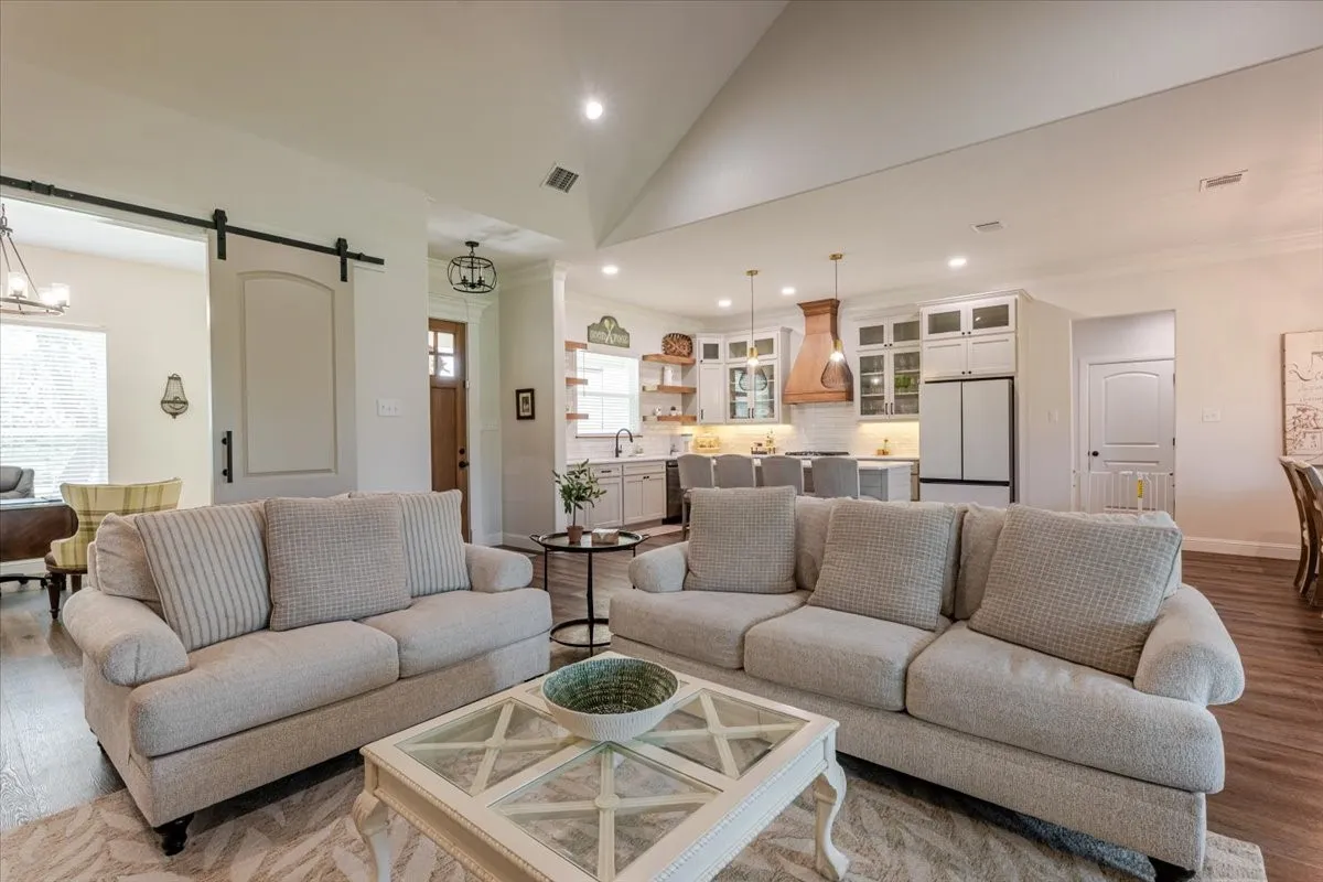 Single Family Residence For Sale in Hood County , 161 Helton Drive, Granbury, Texas 76049, 4 Bedroom, 3 Bathroom, 2 Garage spaces, 2,854 Sqft, built in 2023, mls#21395666, Real Estate Agent in Granbury, Homes For Sale in Hood county, Homes For Sale in Granbury, Realtor in Granbury Texas, Real Estate Brokerage Independent Realty Texas, Luminita Cordes Realtor