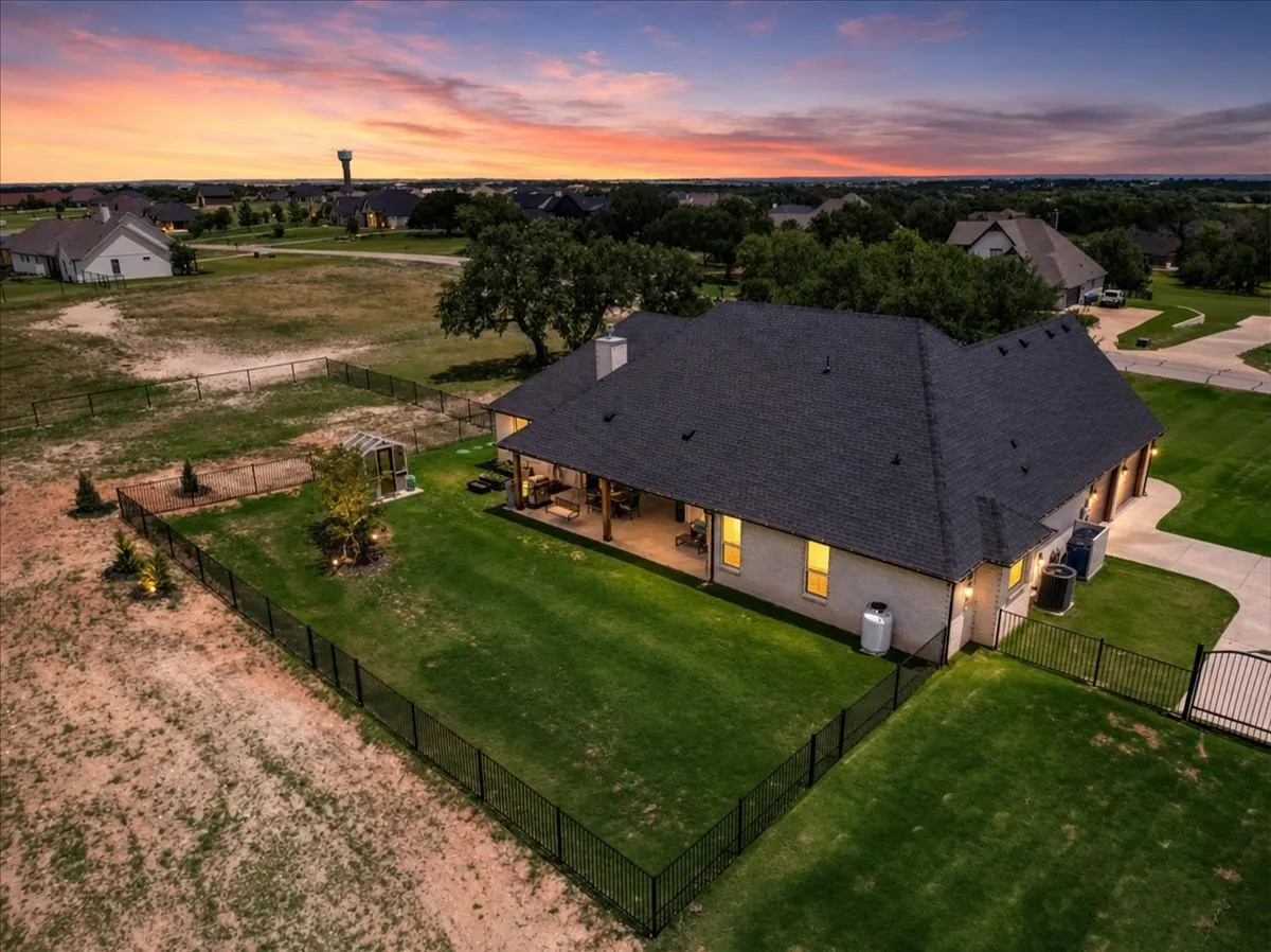 Single Family Residence For Sale in Hood County , 161 Helton Drive, Granbury, Texas 76049, 4 Bedroom, 3 Bathroom, 2 Garage spaces, 2,854 Sqft, built in 2023, mls#21395666, Real Estate Agent in Granbury, Homes For Sale in Hood county, Homes For Sale in Granbury, Realtor in Granbury Texas, Real Estate Brokerage Independent Realty Texas, Luminita Cordes Realtor