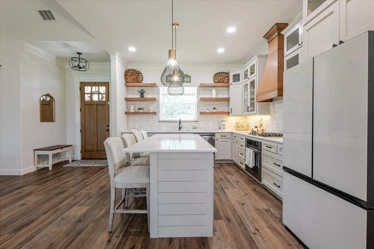 Single Family Residence For Sale in Hood County , 161 Helton Drive, Granbury, Texas 76049, 4 Bedroom, 3 Bathroom, 2 Garage spaces, 2,854 Sqft, built in 2023, mls#21395666, Real Estate Agent in Granbury, Homes For Sale in Hood county, Homes For Sale in Granbury, Realtor in Granbury Texas, Real Estate Brokerage Independent Realty Texas, Luminita Cordes Realtor