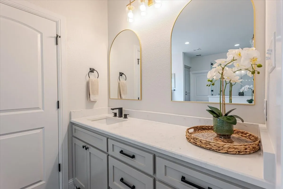 Single Family Residence For Sale in Hood County , 161 Helton Drive, Granbury, Texas 76049, 4 Bedroom, 3 Bathroom, 2 Garage spaces, 2,854 Sqft, built in 2023, mls#21395666, Real Estate Agent in Granbury, Homes For Sale in Hood county, Homes For Sale in Granbury, Realtor in Granbury Texas, Real Estate Brokerage Independent Realty Texas, Luminita Cordes Realtor