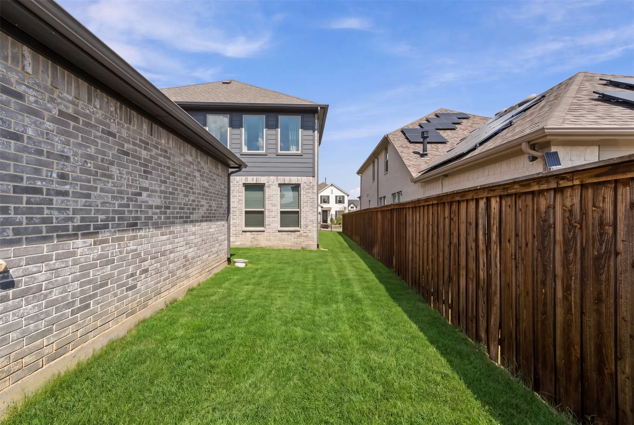 Single Family Residence For Sale in Tarrant County , 1434 Cypress Thorn Drive, Arlington, Texas 76005, 4 Bedroom, 3 Bathroom, 2 Garage spaces, 3,010 Sqft, built in 2022, mls#21394899, Real Estate Agent in Arlington, Homes For Sale in Tarrant county, Homes For Sale in Arlington, Realtor in Arlington Texas, Real Estate Brokerage Independent Realty Texas, Luminita Cordes Realtor