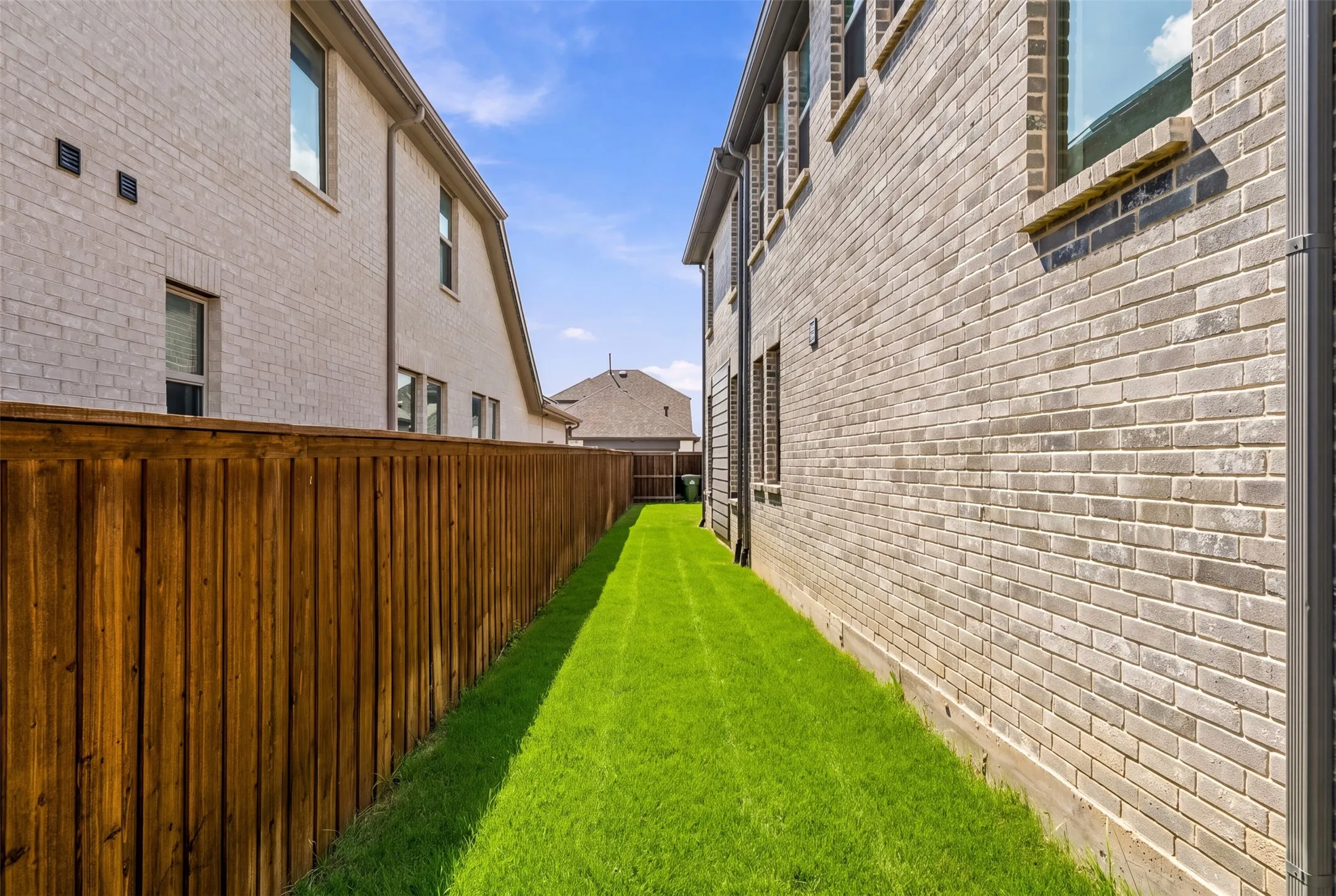 Single Family Residence For Sale in Tarrant County , 1434 Cypress Thorn Drive, Arlington, Texas 76005, 4 Bedroom, 3 Bathroom, 2 Garage spaces, 3,010 Sqft, built in 2022, mls#21394899, Real Estate Agent in Arlington, Homes For Sale in Tarrant county, Homes For Sale in Arlington, Realtor in Arlington Texas, Real Estate Brokerage Independent Realty Texas, Luminita Cordes Realtor