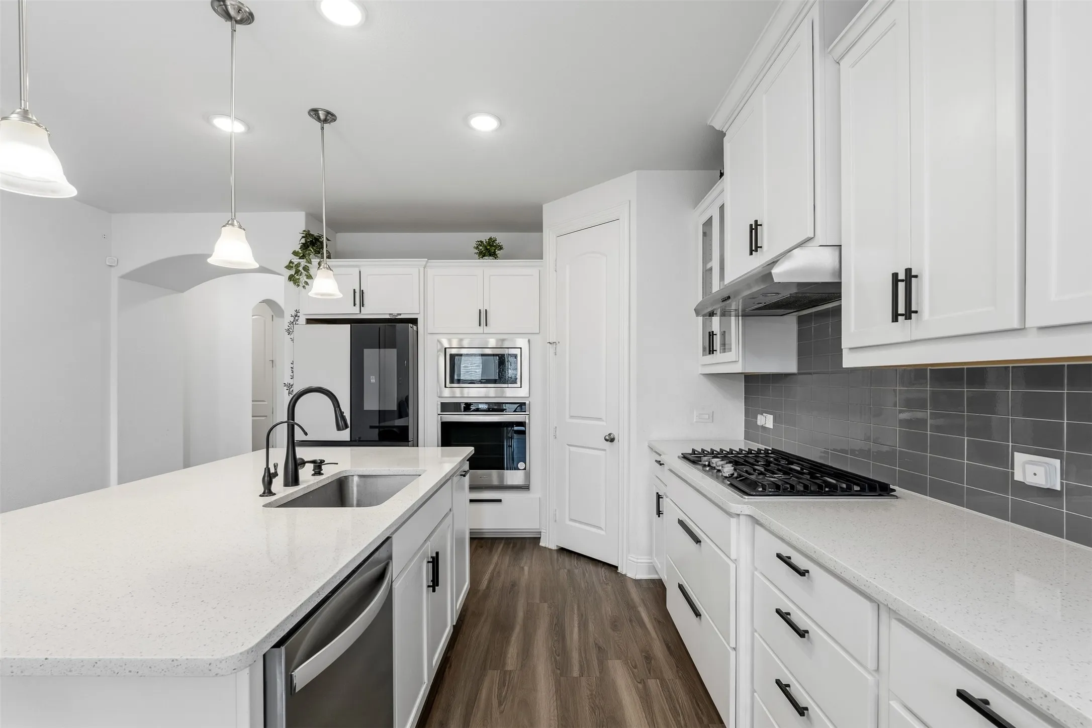 Single Family Residence For Sale in Tarrant County , 1434 Cypress Thorn Drive, Arlington, Texas 76005, 4 Bedroom, 3 Bathroom, 2 Garage spaces, 3,010 Sqft, built in 2022, mls#21394899, Real Estate Agent in Arlington, Homes For Sale in Tarrant county, Homes For Sale in Arlington, Realtor in Arlington Texas, Real Estate Brokerage Independent Realty Texas, Luminita Cordes Realtor