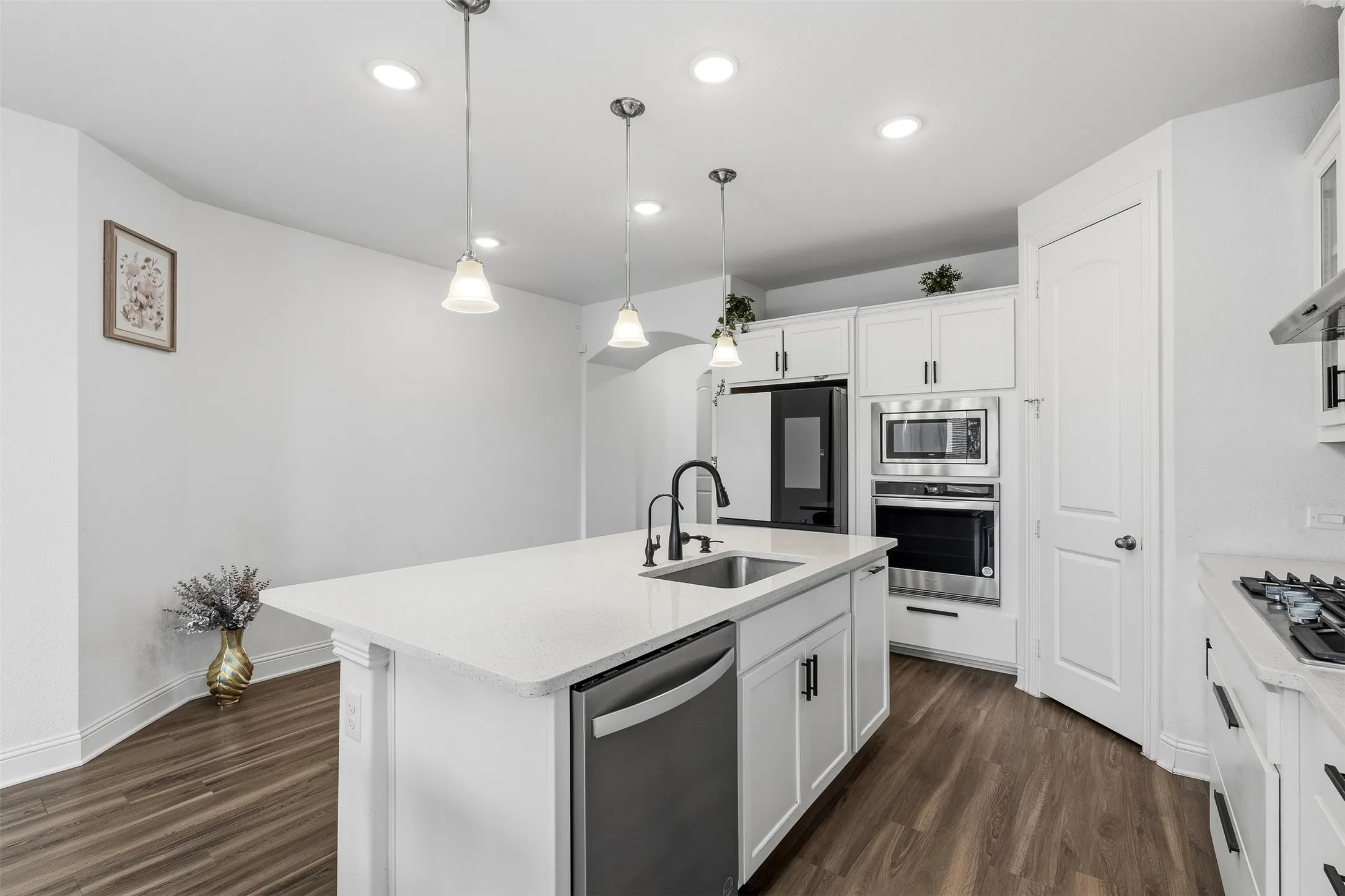 Single Family Residence For Sale in Tarrant County , 1434 Cypress Thorn Drive, Arlington, Texas 76005, 4 Bedroom, 3 Bathroom, 2 Garage spaces, 3,010 Sqft, built in 2022, mls#21394899, Real Estate Agent in Arlington, Homes For Sale in Tarrant county, Homes For Sale in Arlington, Realtor in Arlington Texas, Real Estate Brokerage Independent Realty Texas, Luminita Cordes Realtor