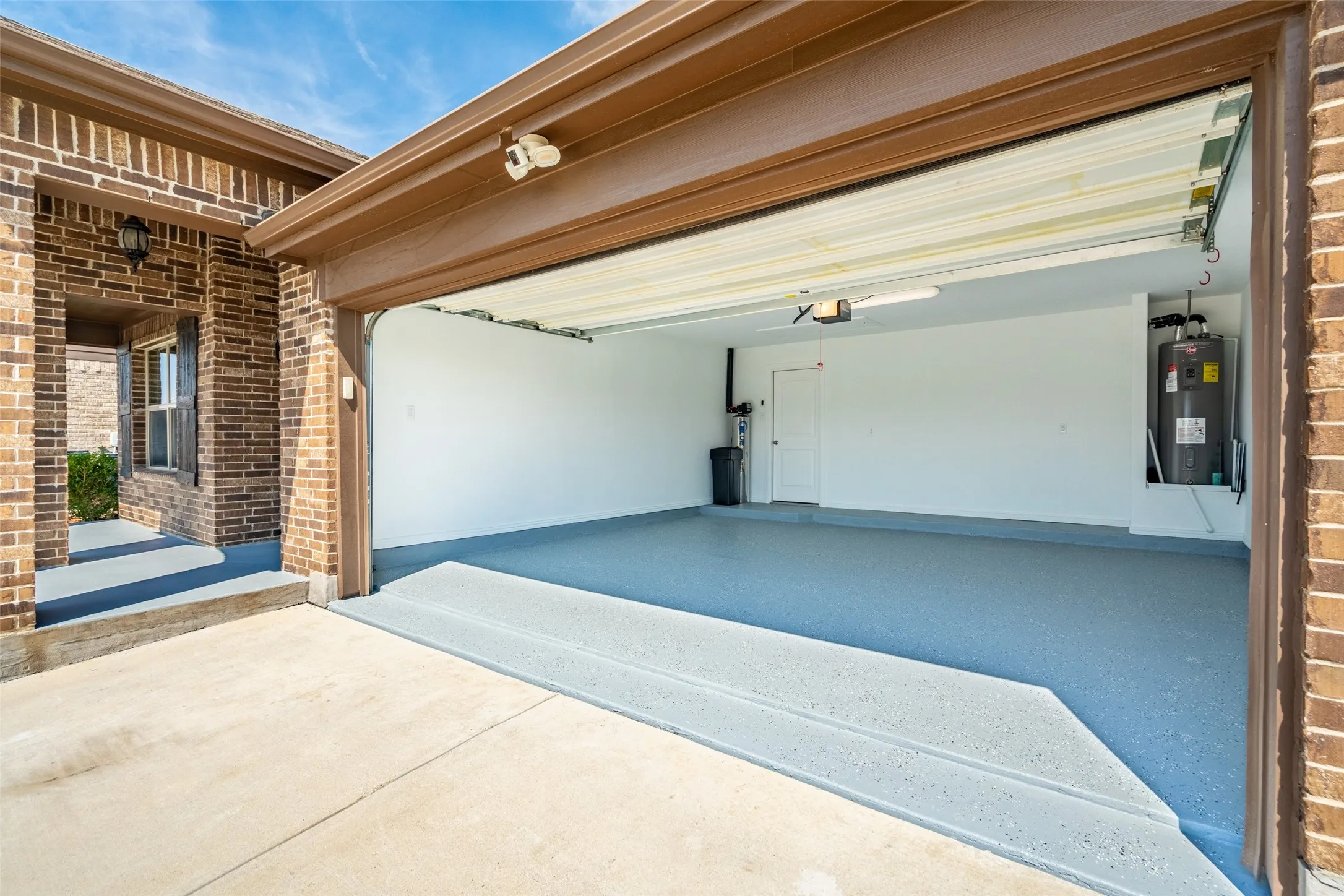 Single Family Residence For Sale in Denton County , 303 Triple Crown Lane, Ponder, Texas 76259, 3 Bedroom, 2 Bathroom, 2 Garage spaces, 1,698 Sqft, built in 2017, mls#21395651, Real Estate Agent in Ponder, Homes For Sale in Denton county, Homes For Sale in Ponder, Realtor in Ponder Texas, Real Estate Brokerage Independent Realty Texas, Luminita Cordes Realtor