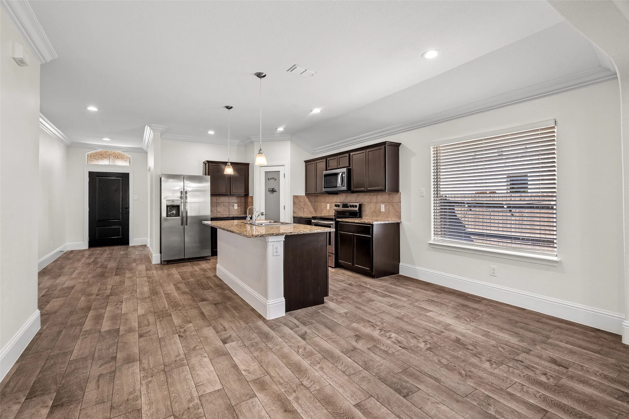 Single Family Residence For Sale in Denton County , 303 Triple Crown Lane, Ponder, Texas 76259, 3 Bedroom, 2 Bathroom, 2 Garage spaces, 1,698 Sqft, built in 2017, mls#21395651, Real Estate Agent in Ponder, Homes For Sale in Denton county, Homes For Sale in Ponder, Realtor in Ponder Texas, Real Estate Brokerage Independent Realty Texas, Luminita Cordes Realtor