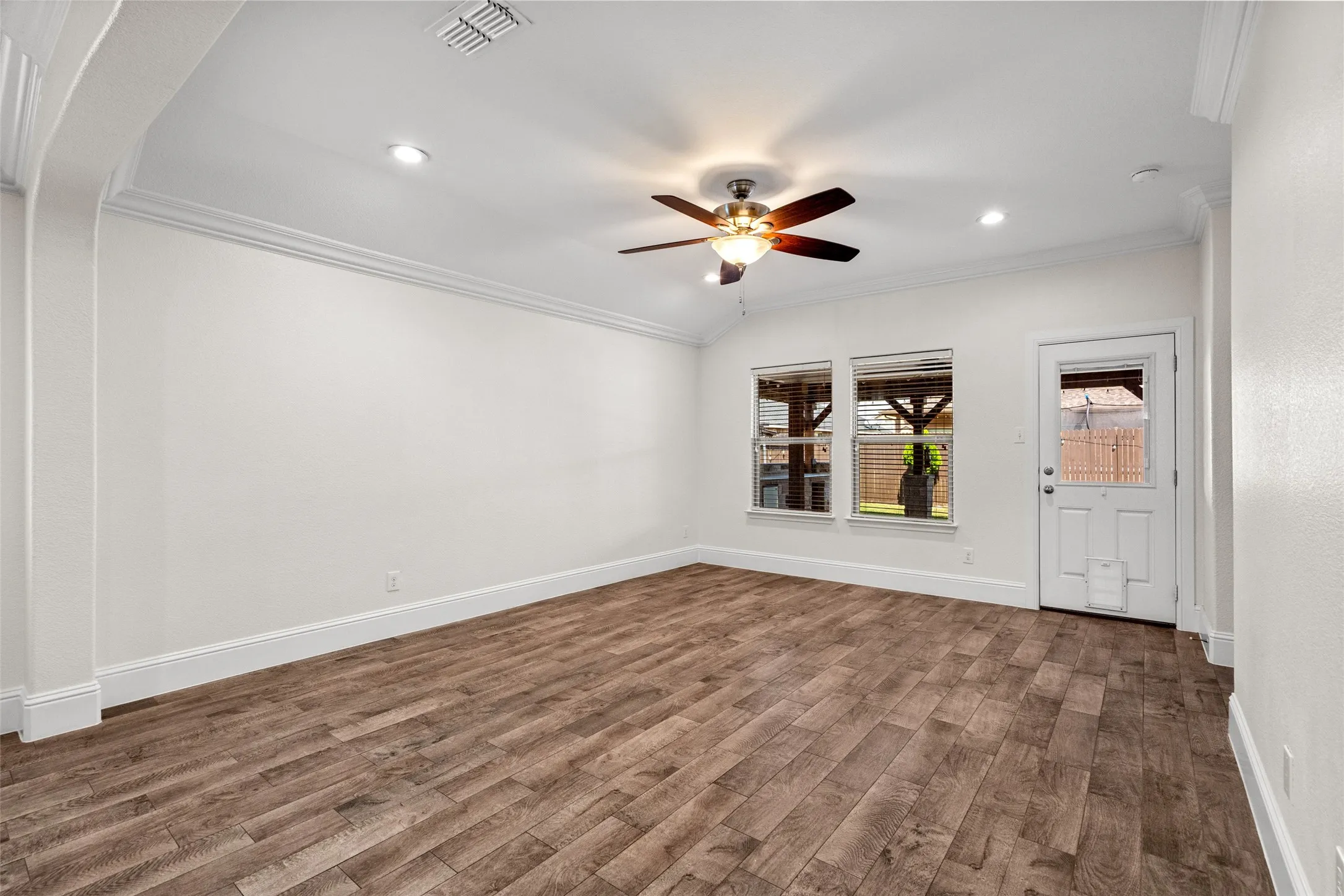 Single Family Residence For Sale in Denton County , 303 Triple Crown Lane, Ponder, Texas 76259, 3 Bedroom, 2 Bathroom, 2 Garage spaces, 1,698 Sqft, built in 2017, mls#21395651, Real Estate Agent in Ponder, Homes For Sale in Denton county, Homes For Sale in Ponder, Realtor in Ponder Texas, Real Estate Brokerage Independent Realty Texas, Luminita Cordes Realtor