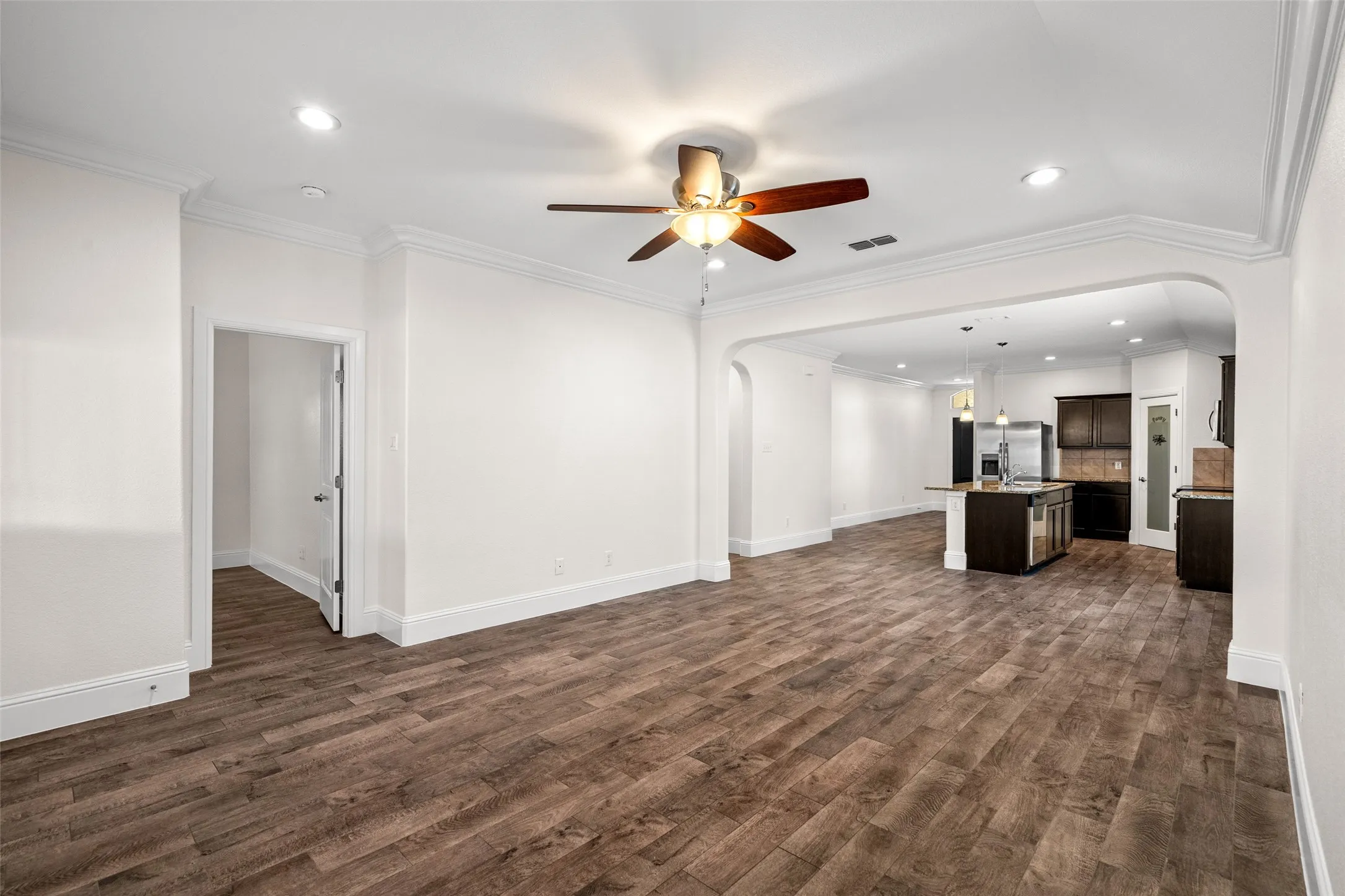 Single Family Residence For Sale in Denton County , 303 Triple Crown Lane, Ponder, Texas 76259, 3 Bedroom, 2 Bathroom, 2 Garage spaces, 1,698 Sqft, built in 2017, mls#21395651, Real Estate Agent in Ponder, Homes For Sale in Denton county, Homes For Sale in Ponder, Realtor in Ponder Texas, Real Estate Brokerage Independent Realty Texas, Luminita Cordes Realtor
