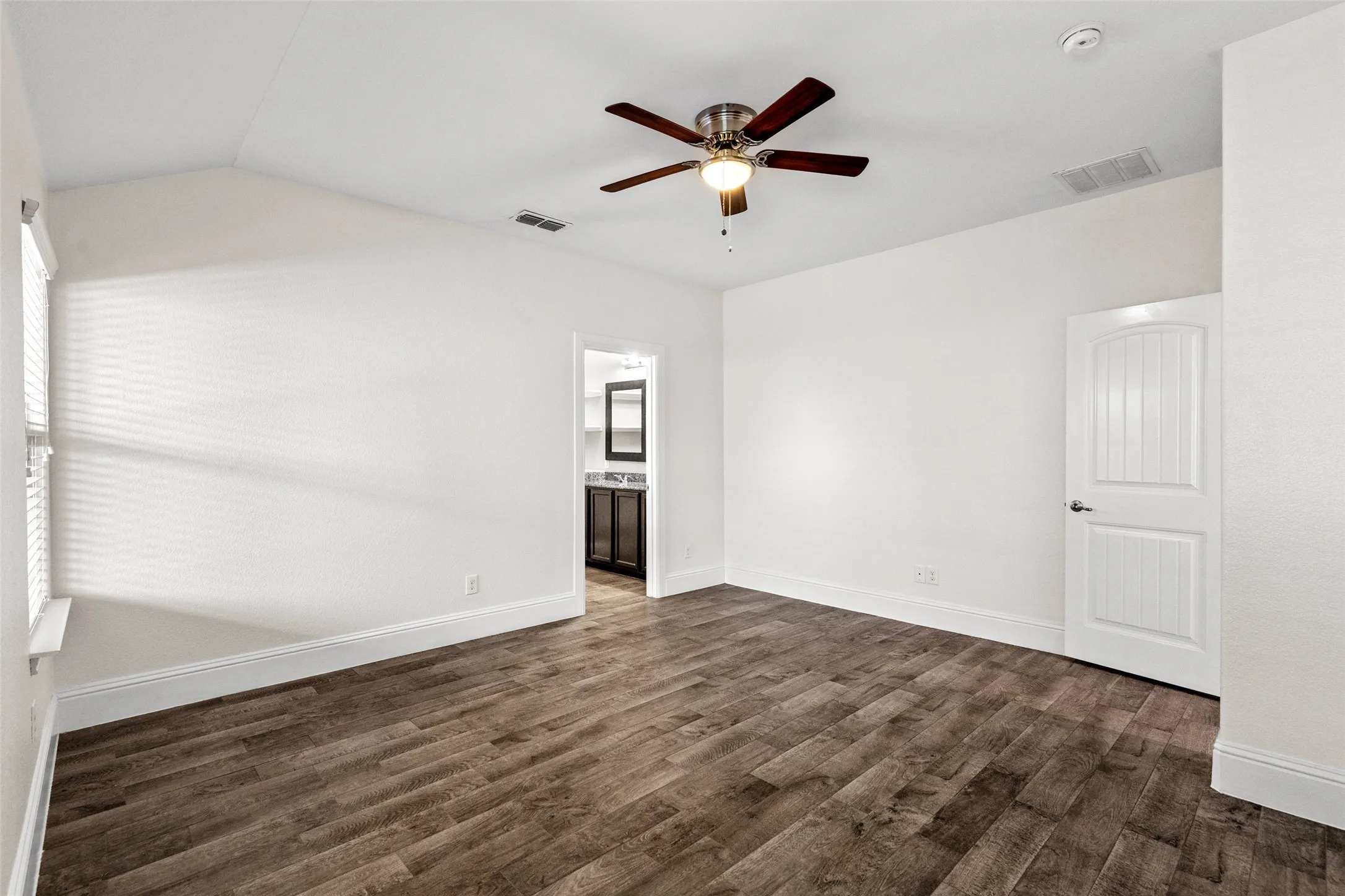 Single Family Residence For Sale in Denton County , 303 Triple Crown Lane, Ponder, Texas 76259, 3 Bedroom, 2 Bathroom, 2 Garage spaces, 1,698 Sqft, built in 2017, mls#21395651, Real Estate Agent in Ponder, Homes For Sale in Denton county, Homes For Sale in Ponder, Realtor in Ponder Texas, Real Estate Brokerage Independent Realty Texas, Luminita Cordes Realtor
