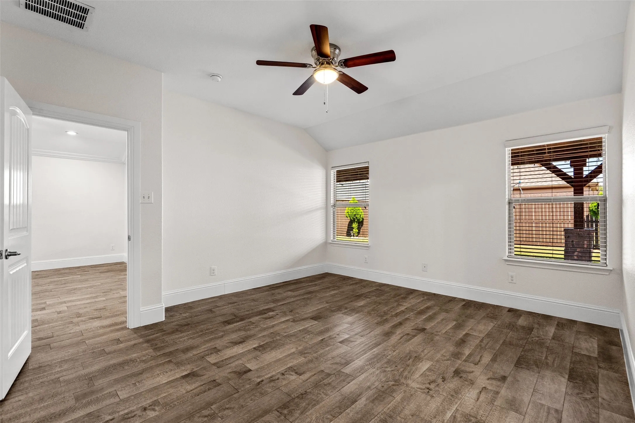 Single Family Residence For Sale in Denton County , 303 Triple Crown Lane, Ponder, Texas 76259, 3 Bedroom, 2 Bathroom, 2 Garage spaces, 1,698 Sqft, built in 2017, mls#21395651, Real Estate Agent in Ponder, Homes For Sale in Denton county, Homes For Sale in Ponder, Realtor in Ponder Texas, Real Estate Brokerage Independent Realty Texas, Luminita Cordes Realtor