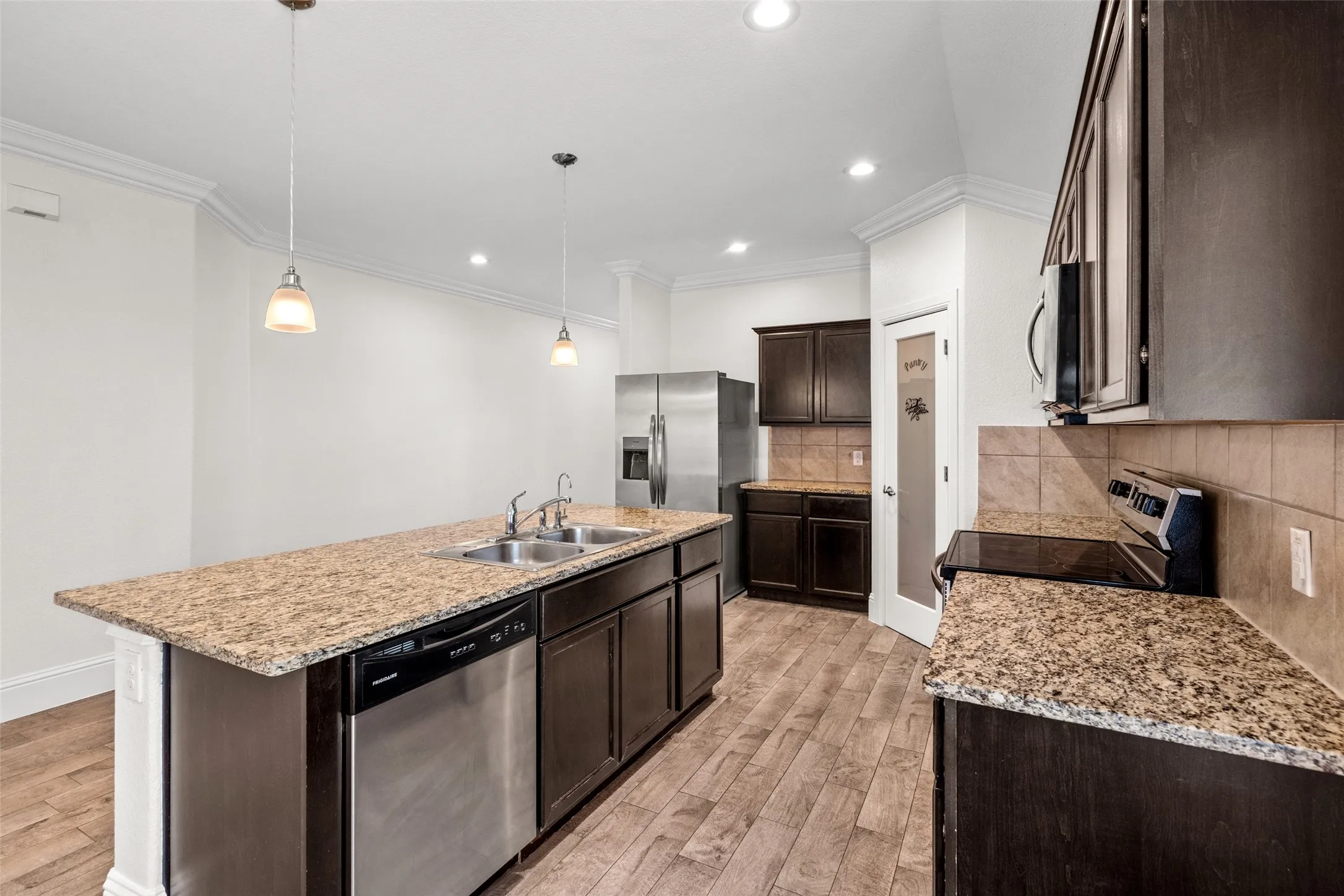 Single Family Residence For Sale in Denton County , 303 Triple Crown Lane, Ponder, Texas 76259, 3 Bedroom, 2 Bathroom, 2 Garage spaces, 1,698 Sqft, built in 2017, mls#21395651, Real Estate Agent in Ponder, Homes For Sale in Denton county, Homes For Sale in Ponder, Realtor in Ponder Texas, Real Estate Brokerage Independent Realty Texas, Luminita Cordes Realtor