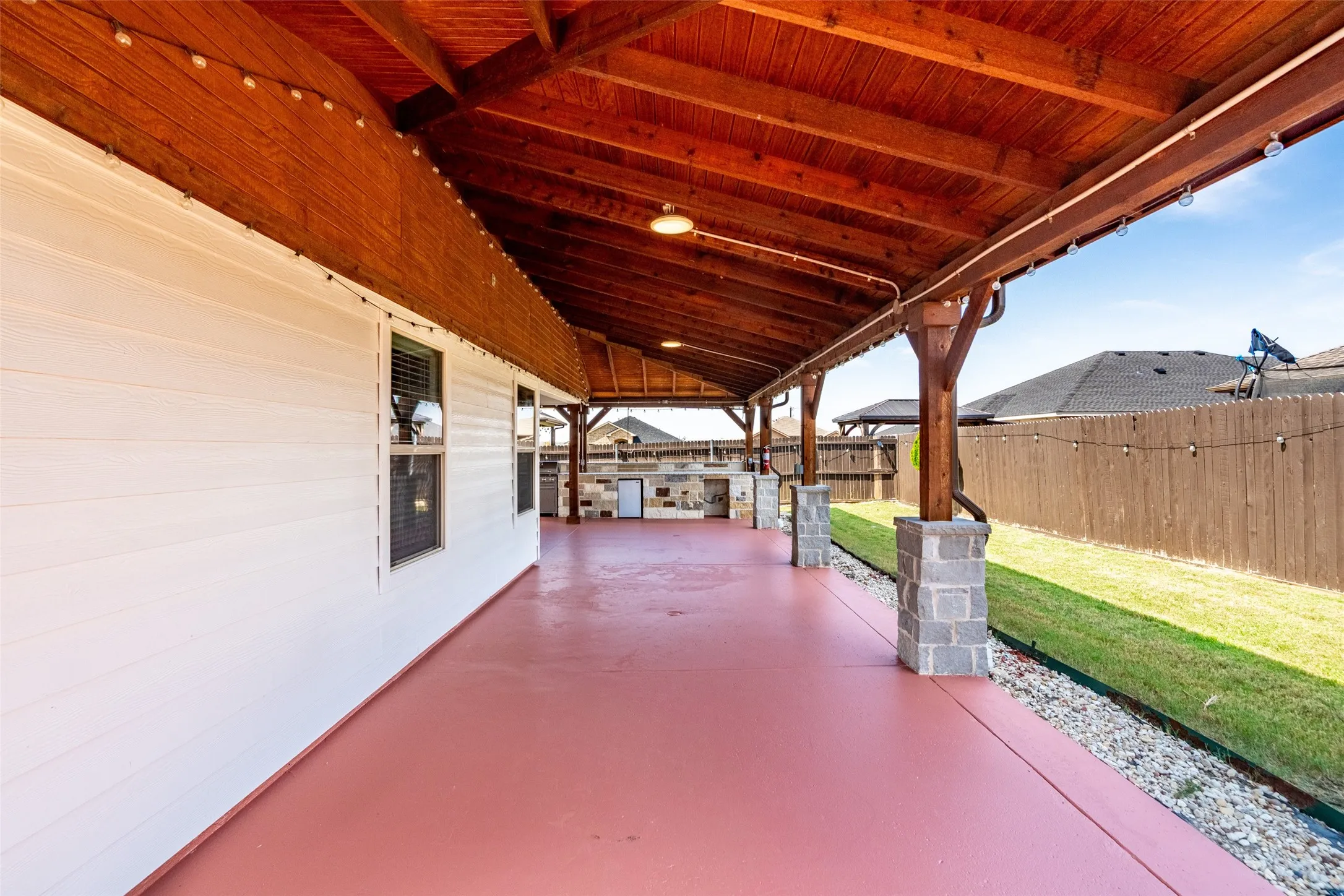 Single Family Residence For Sale in Denton County , 303 Triple Crown Lane, Ponder, Texas 76259, 3 Bedroom, 2 Bathroom, 2 Garage spaces, 1,698 Sqft, built in 2017, mls#21395651, Real Estate Agent in Ponder, Homes For Sale in Denton county, Homes For Sale in Ponder, Realtor in Ponder Texas, Real Estate Brokerage Independent Realty Texas, Luminita Cordes Realtor