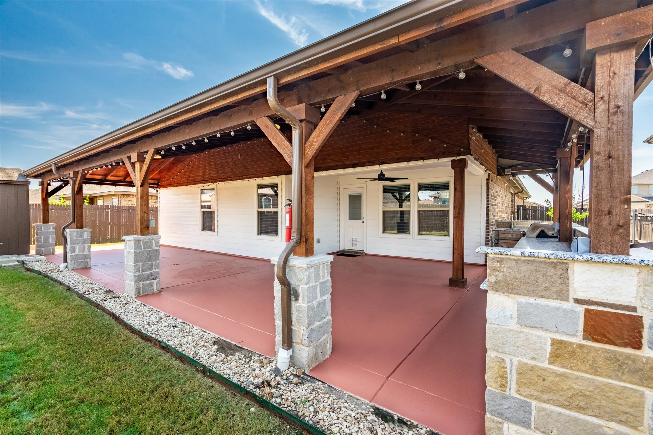 Single Family Residence For Sale in Denton County , 303 Triple Crown Lane, Ponder, Texas 76259, 3 Bedroom, 2 Bathroom, 2 Garage spaces, 1,698 Sqft, built in 2017, mls#21395651, Real Estate Agent in Ponder, Homes For Sale in Denton county, Homes For Sale in Ponder, Realtor in Ponder Texas, Real Estate Brokerage Independent Realty Texas, Luminita Cordes Realtor