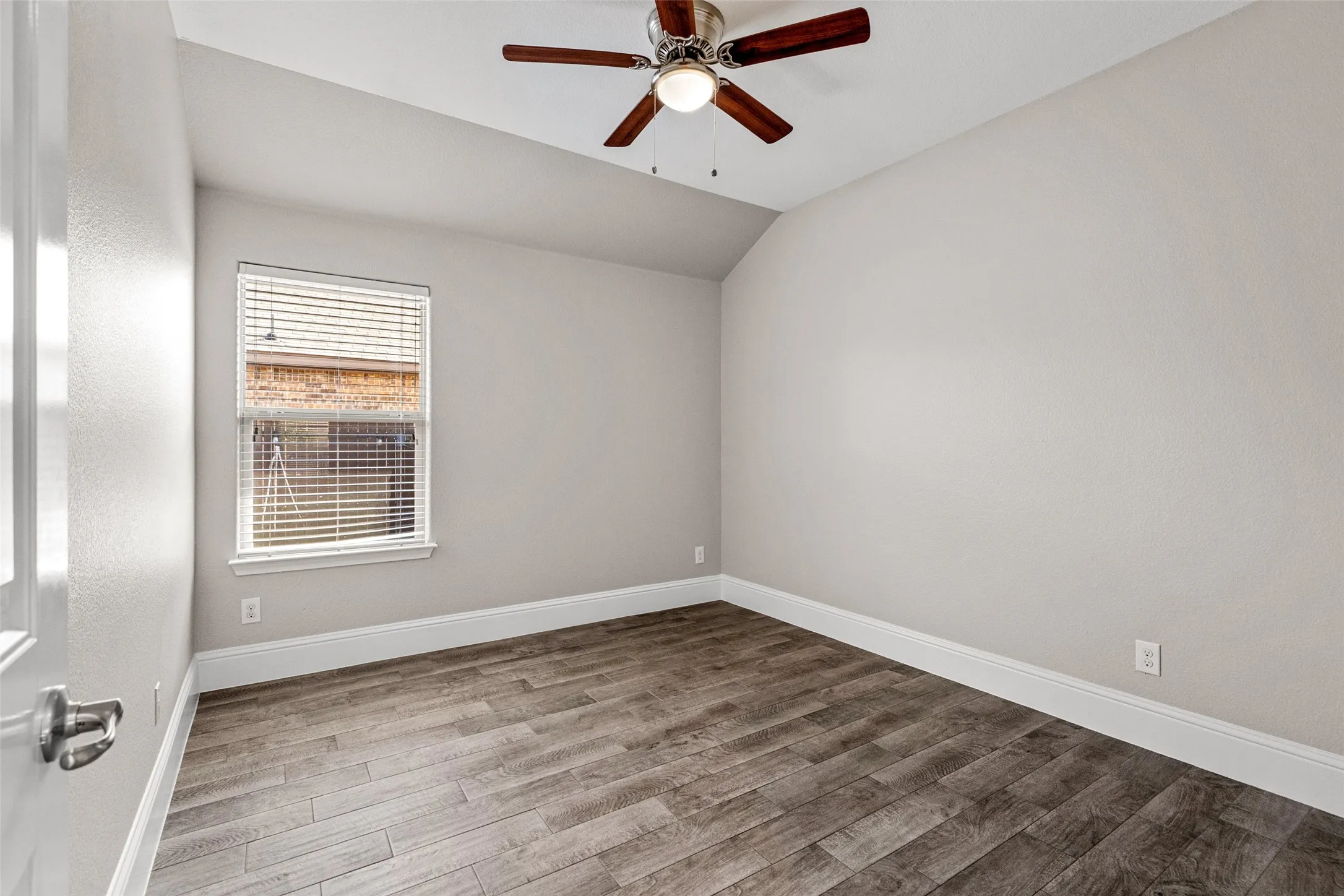 Single Family Residence For Sale in Denton County , 303 Triple Crown Lane, Ponder, Texas 76259, 3 Bedroom, 2 Bathroom, 2 Garage spaces, 1,698 Sqft, built in 2017, mls#21395651, Real Estate Agent in Ponder, Homes For Sale in Denton county, Homes For Sale in Ponder, Realtor in Ponder Texas, Real Estate Brokerage Independent Realty Texas, Luminita Cordes Realtor