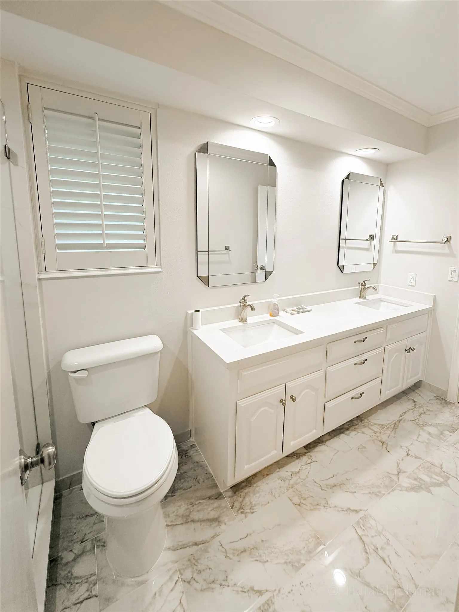 J&J bathroom